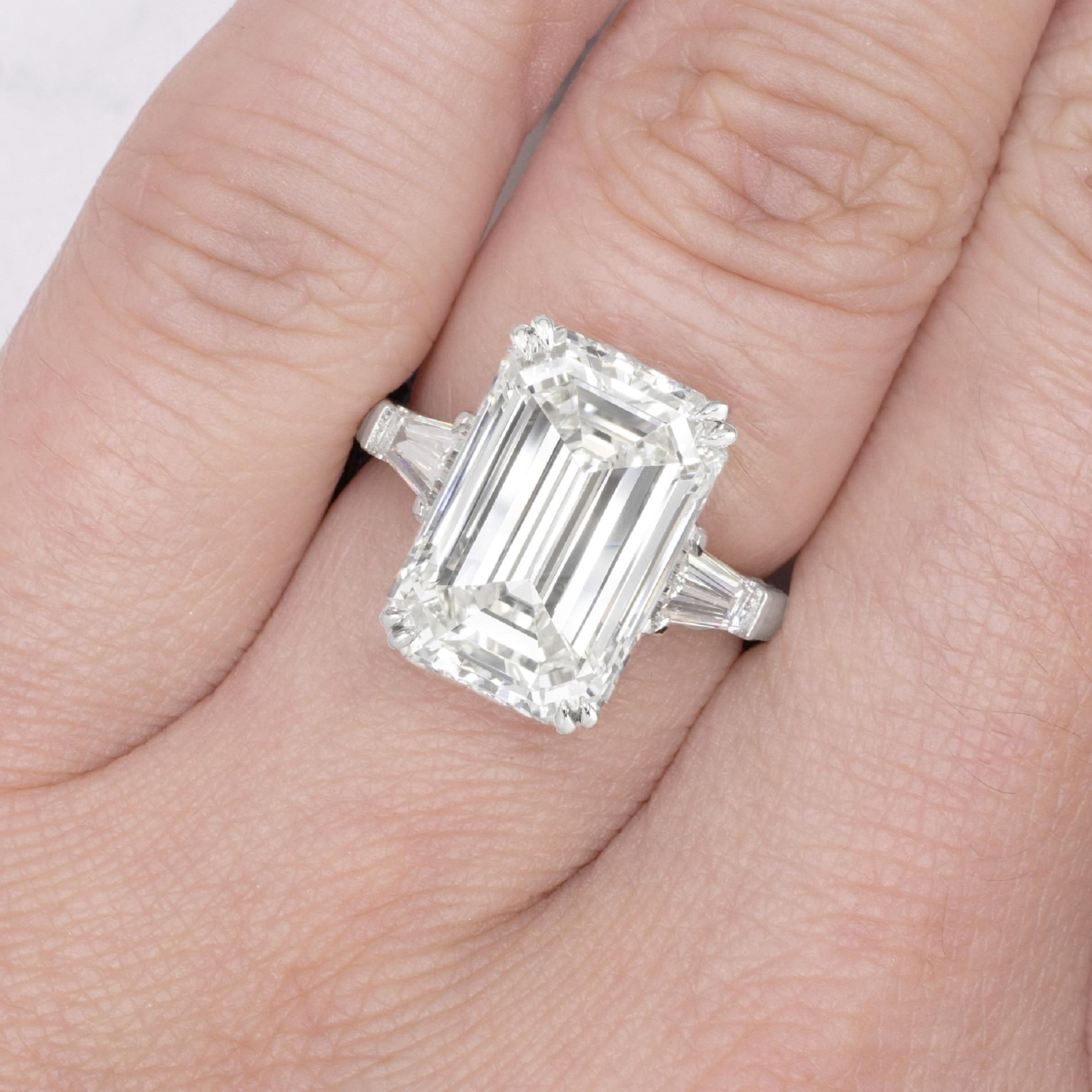 Moderne Bague avec diamant taille émeraude de 3 carats certifié GIA, sans défaut interne en vente