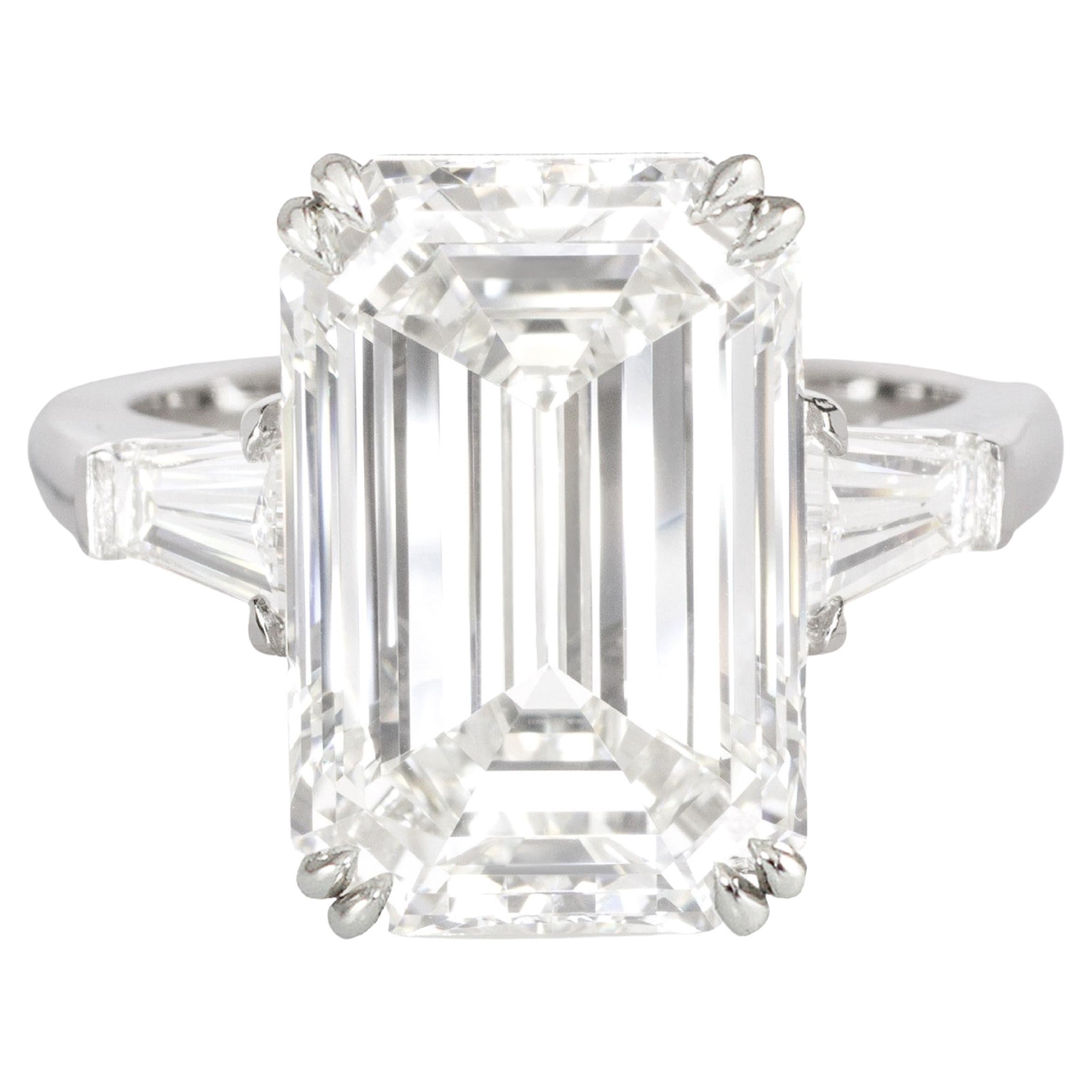 Internally Flawless Clarity GIA Certified 3 Carat Emerald Cut Diamond Ring For Sale