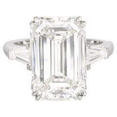 Internally Flawless Clarity GIA Certified 3.01 Carat Emerald Cut Diamond Ring