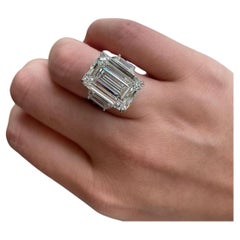 EXCEPTIONAL GIA-zertifizierter 10-Karat-Diamantring mit Smaragdschliff