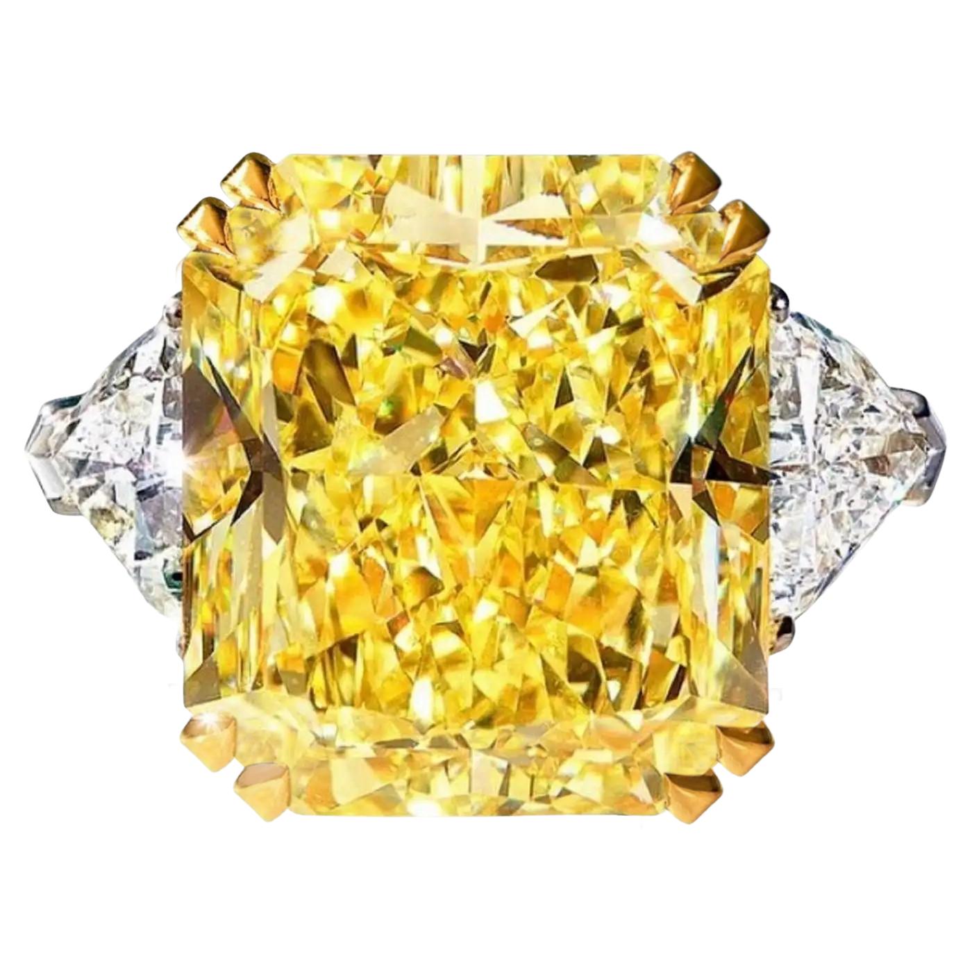 Contemporary EXCEPTIONAL GIA Certified 10 Carat Fancy YellowRadiant Cut Platinum Ring For Sale
