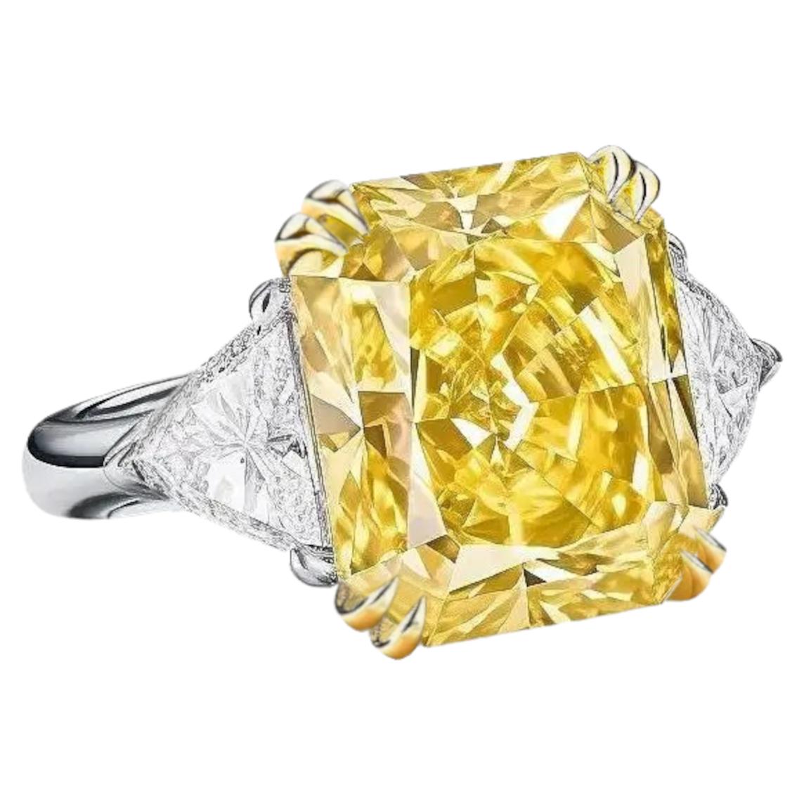 EXCEPTIONAL GIA Certified 10 Carat Fancy YellowRadiant Cut Platinum Ring In New Condition For Sale In Rome, IT
