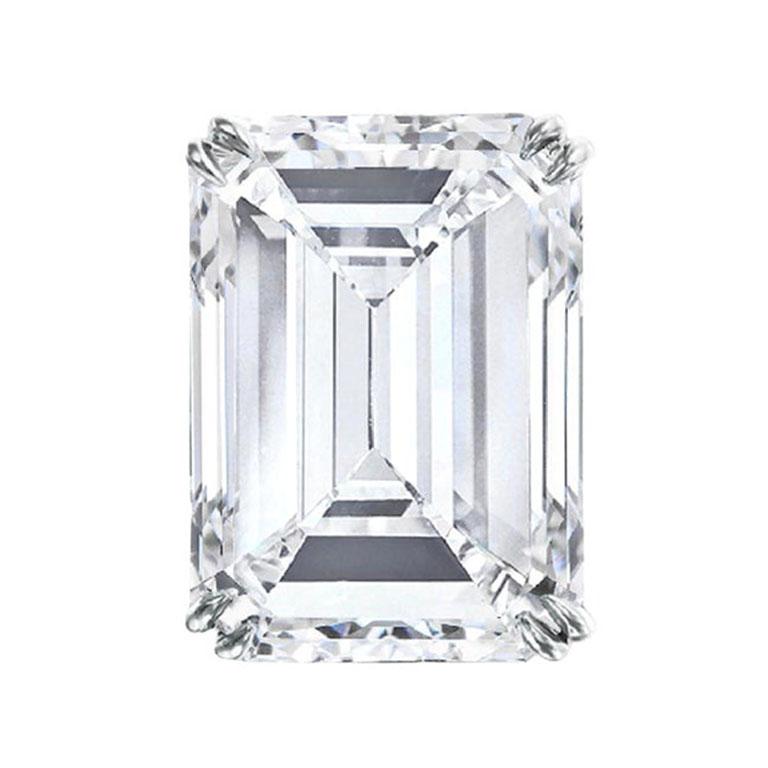 Voici les extraordinaires clous d'oreilles en diamant taille émeraude de 10 carats certifiés GIA en platine, un summum d'élégance et de luxe. Chaque clou est orné d'un magnifique diamant de taille émeraude, certifié par le célèbre Gemological
