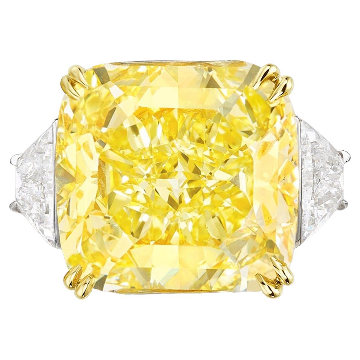 EXCEPTIONAL GIA Certified 23 Carat Fancy VIVID Yellow Diamond Ring For Sale
