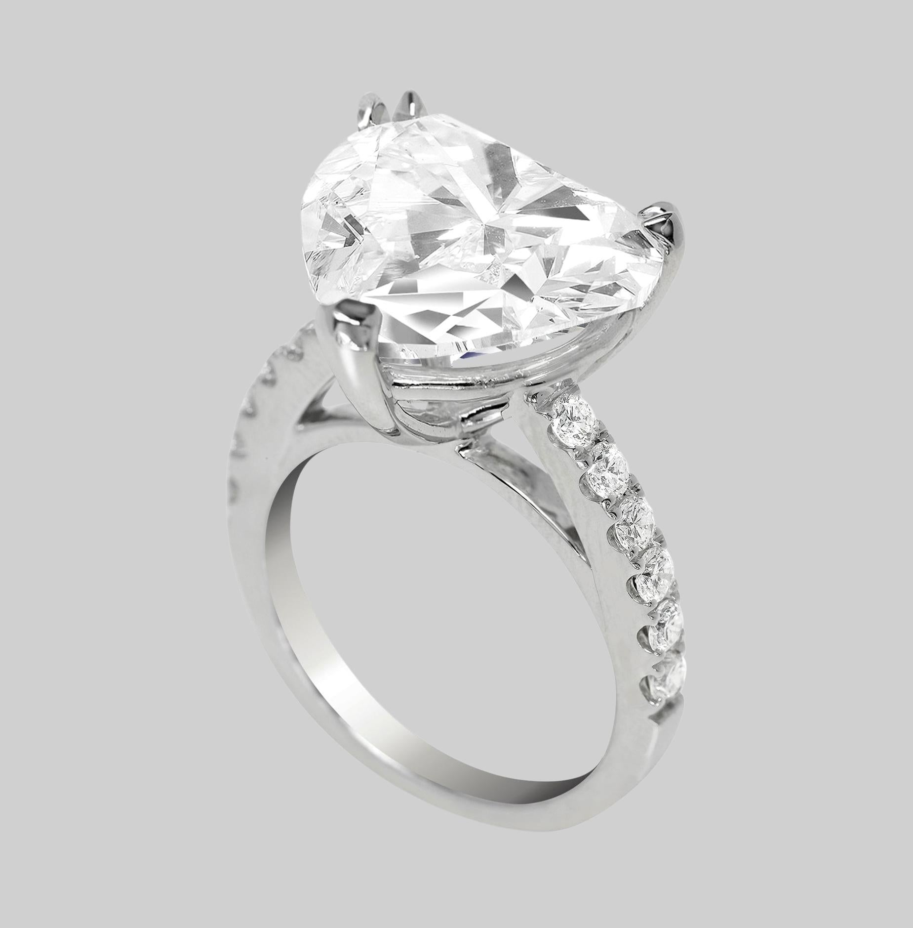 Moderne Exceptionnelle bague solitaire à diamant en forme de cœur de 3 carats certifiée GIA en vente