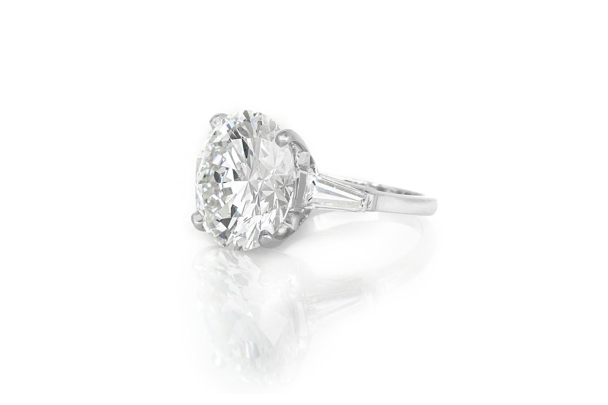 Modern Exceptional GIA Certified 3.70 Carat Round Brilliant Cut Diamond Ring 3x For Sale