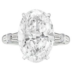 Anillo de diamantes ovalados de 4,03 quilates y pureza VVS2 certificados por GIA con baguette cónica