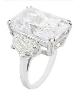 ECCEZIONALE anello con diamante taglio radiante certificato GIA da 4 carati