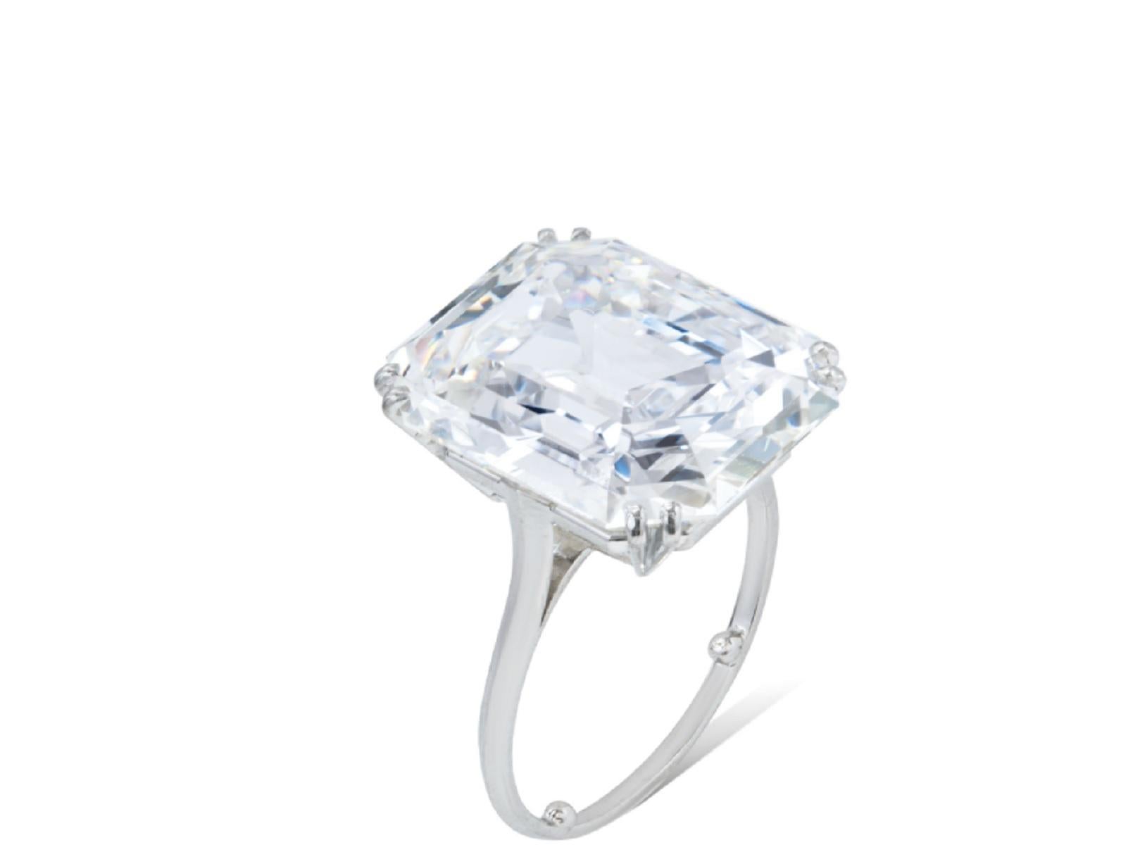 4 ct emerald cut diamond ring