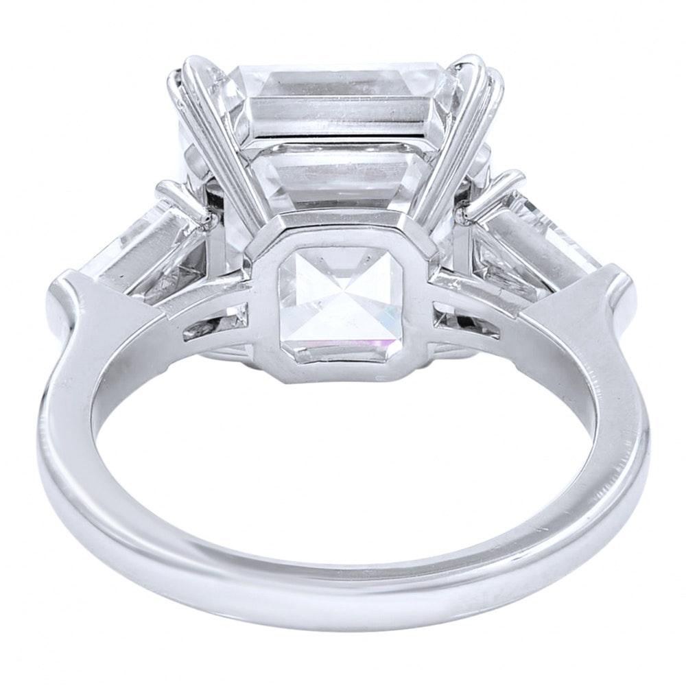 Contemporain Bague avec diamant taille émeraude carrée de 5,06 carats certifié GIA, couleur E, pureté VVS2 en vente