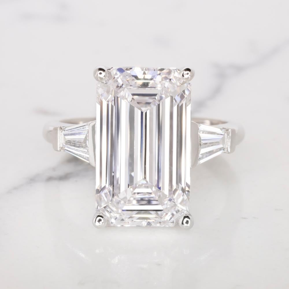 Moderne Exceptionnelle bague en diamant taille émeraude de type 2A sans défaut de 6 carats certifié GIA en vente