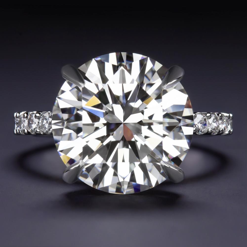 Moderne Exceptionnelle bague à diamants certifiée GIA de 5 carats, taille ronde et brillante en vente