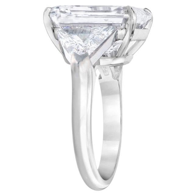 Moderne Exceptionnelle bague avec diamant taille émeraude de 6 carats certifié GIA en vente