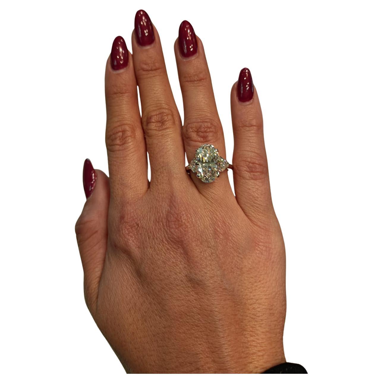 Oval Cut EXCEPTIONAL GIA Certified 7 Carat Oval Diamond Platinum Ring For Sale