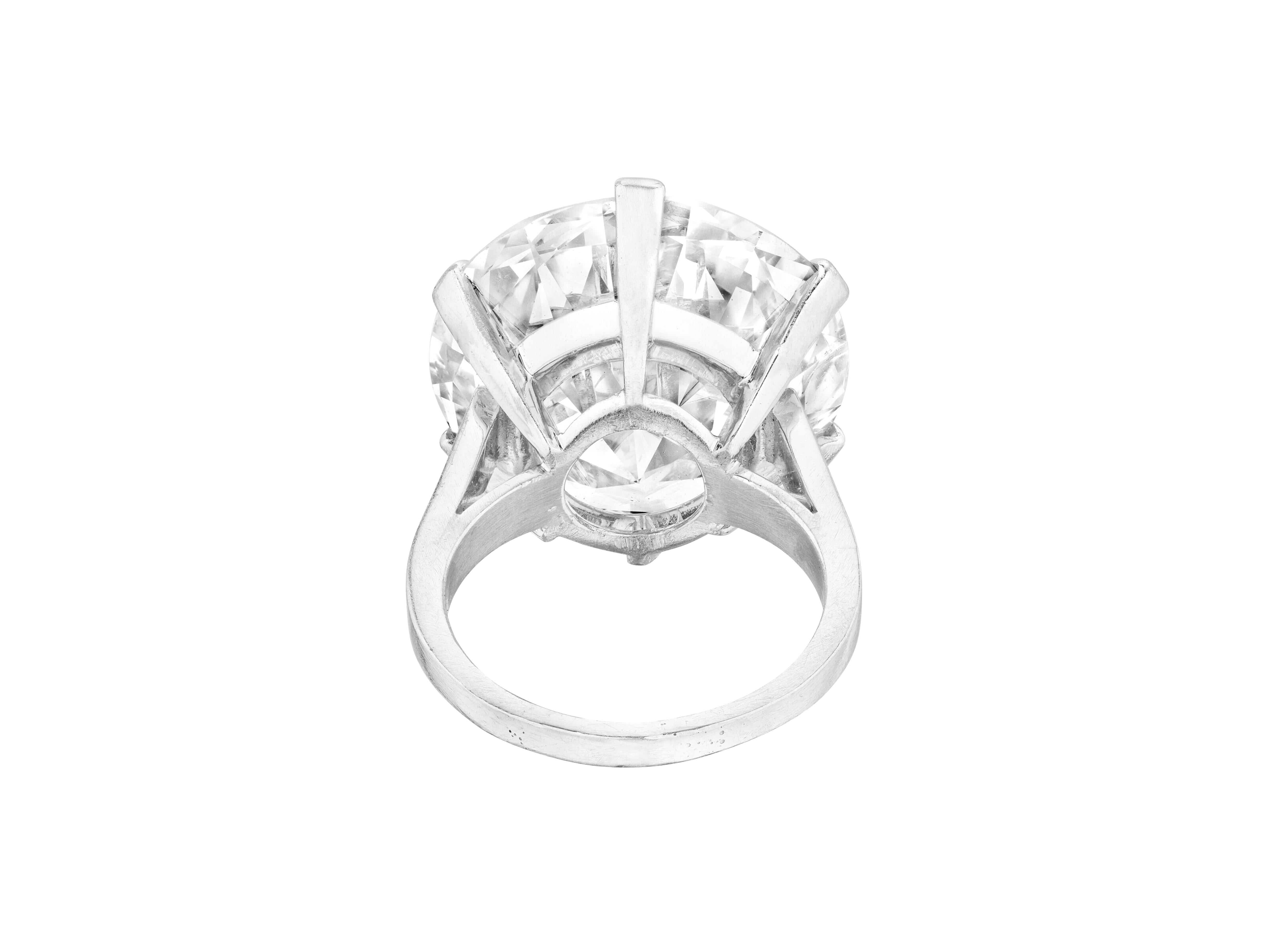 EXCEPTIONAL GIA Certified 7 Carat Round Cut Diamond Platinum Ring FLAWLESS In New Condition For Sale In Chicago, IL