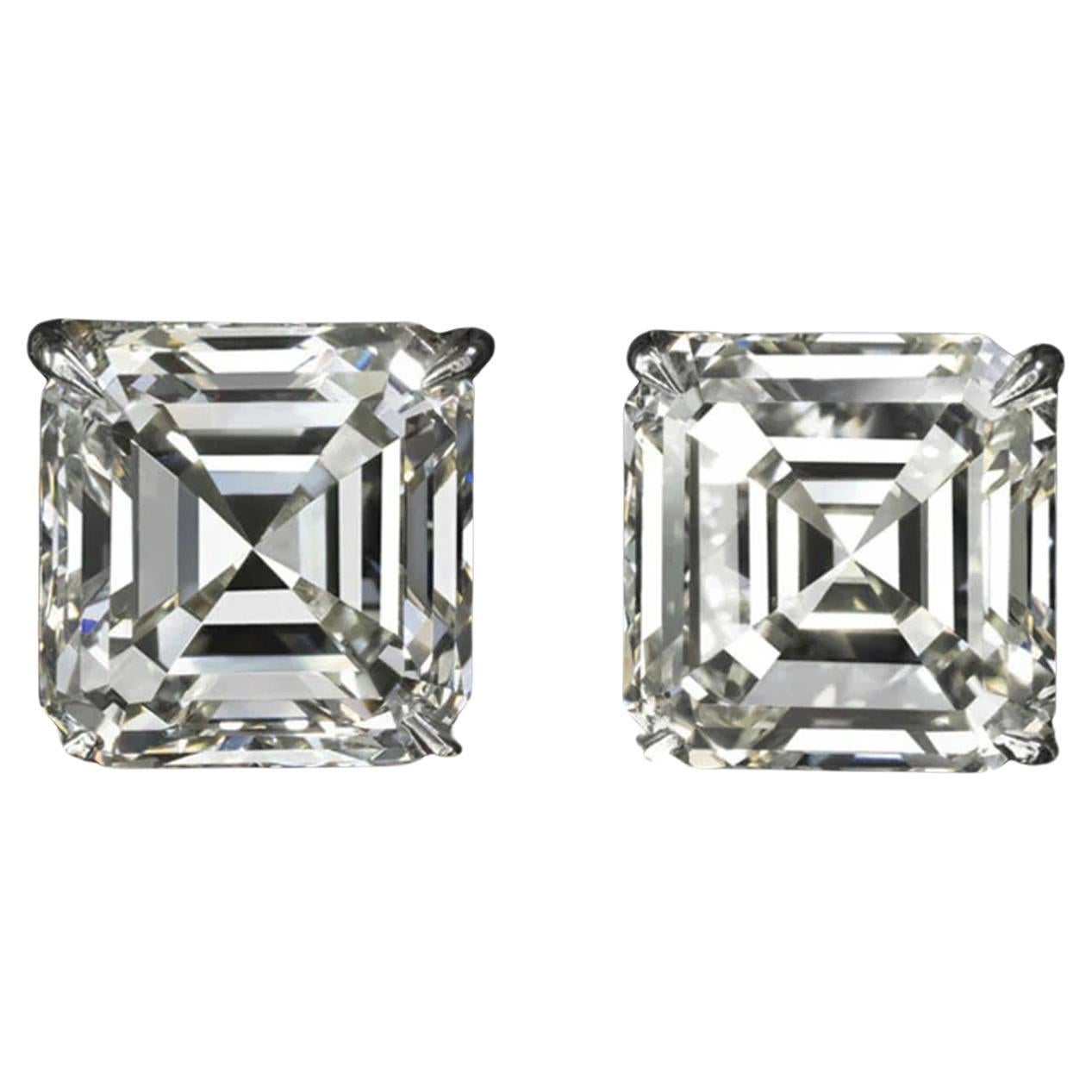 Exceptionnels clous de diamants taille Asscher de 8,04 carats certifiés GIA en vente