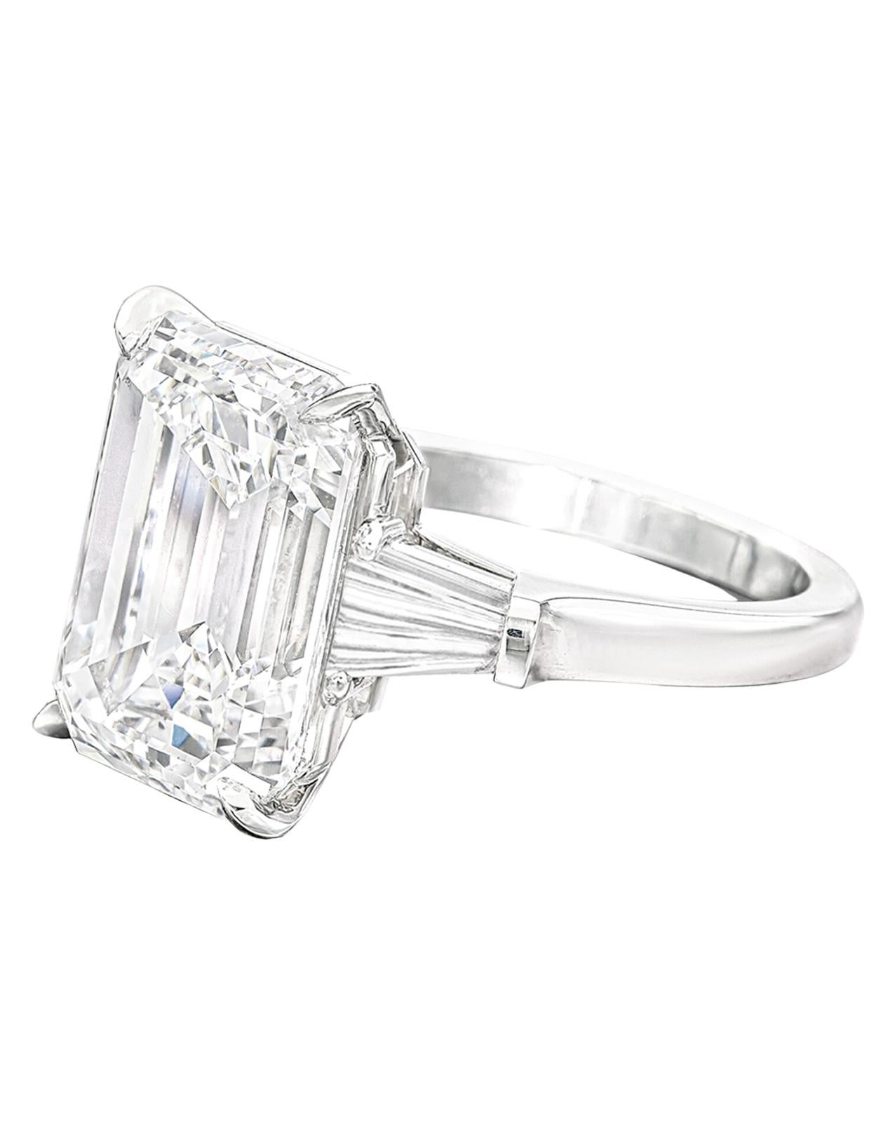 Taille émeraude Exceptionnelle bague avec diamant taille émeraude sans défaut de 8 carats certifié GIA en vente