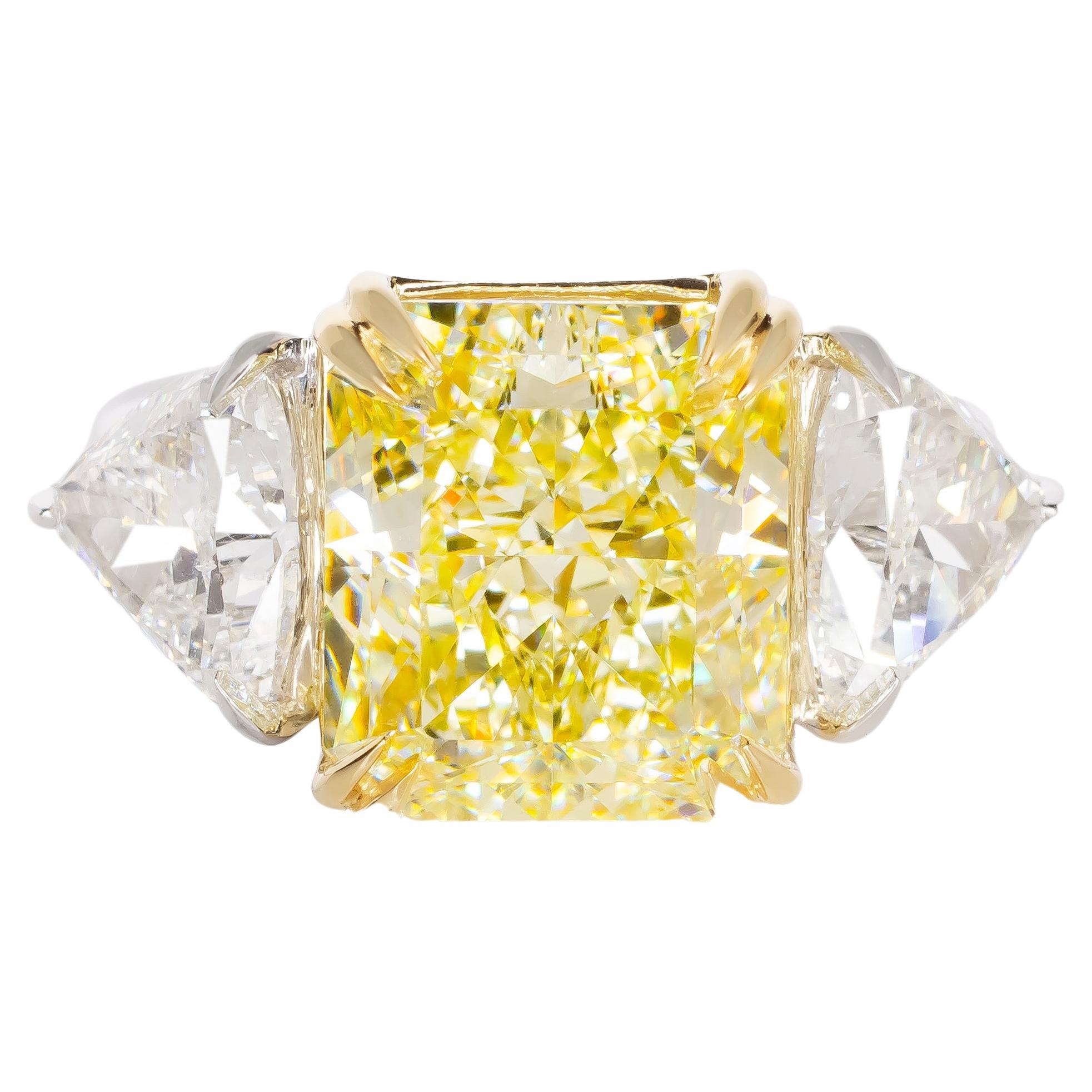 EXCEPCIONAL Anillo de Diamantes Amarillo Fancy de 8 Quilates VVS2 Certificado por GIA