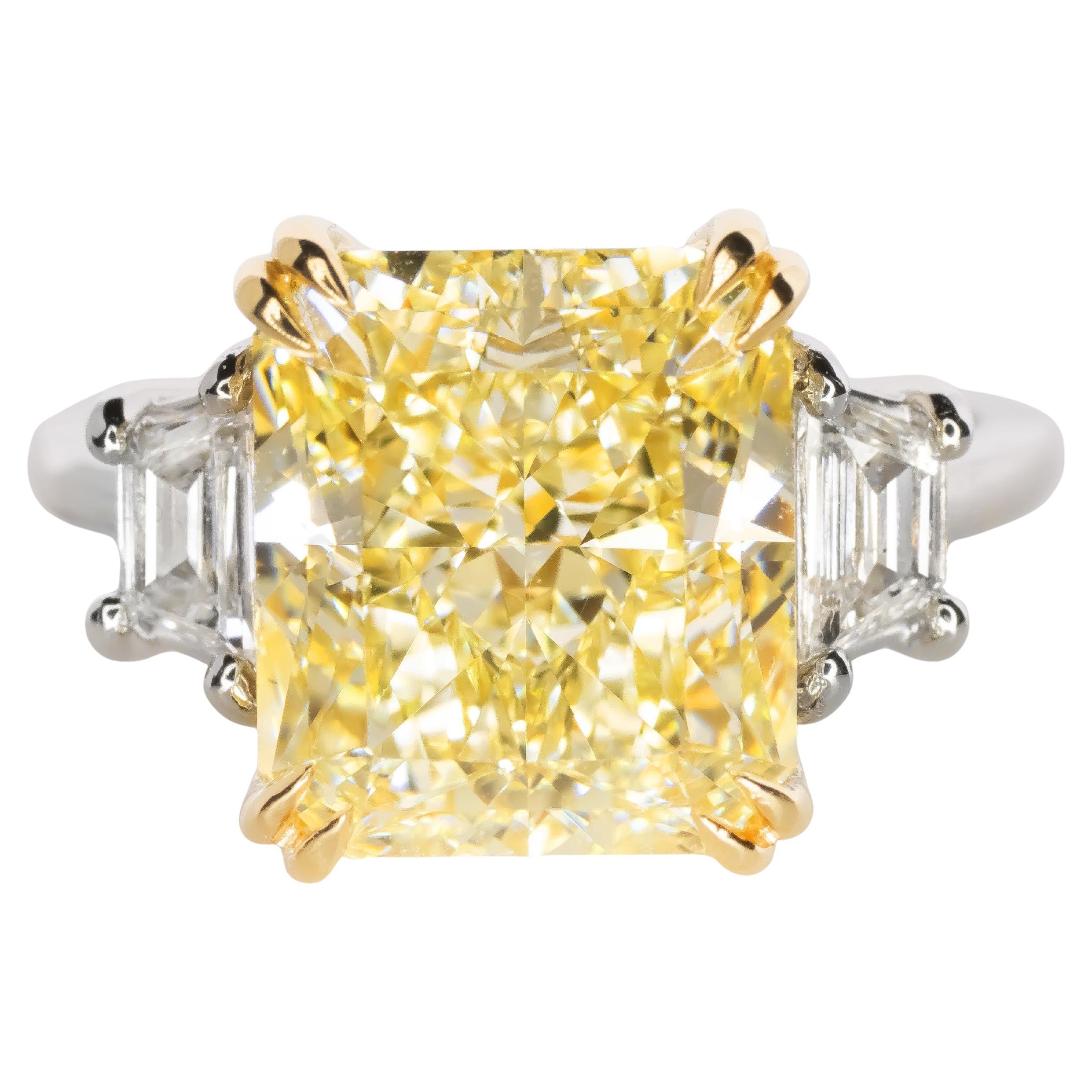 EXCEPCIONAL Anillo de Diamantes Amarillo Fancy de 8 Quilates VVS2 Certificado por GIA