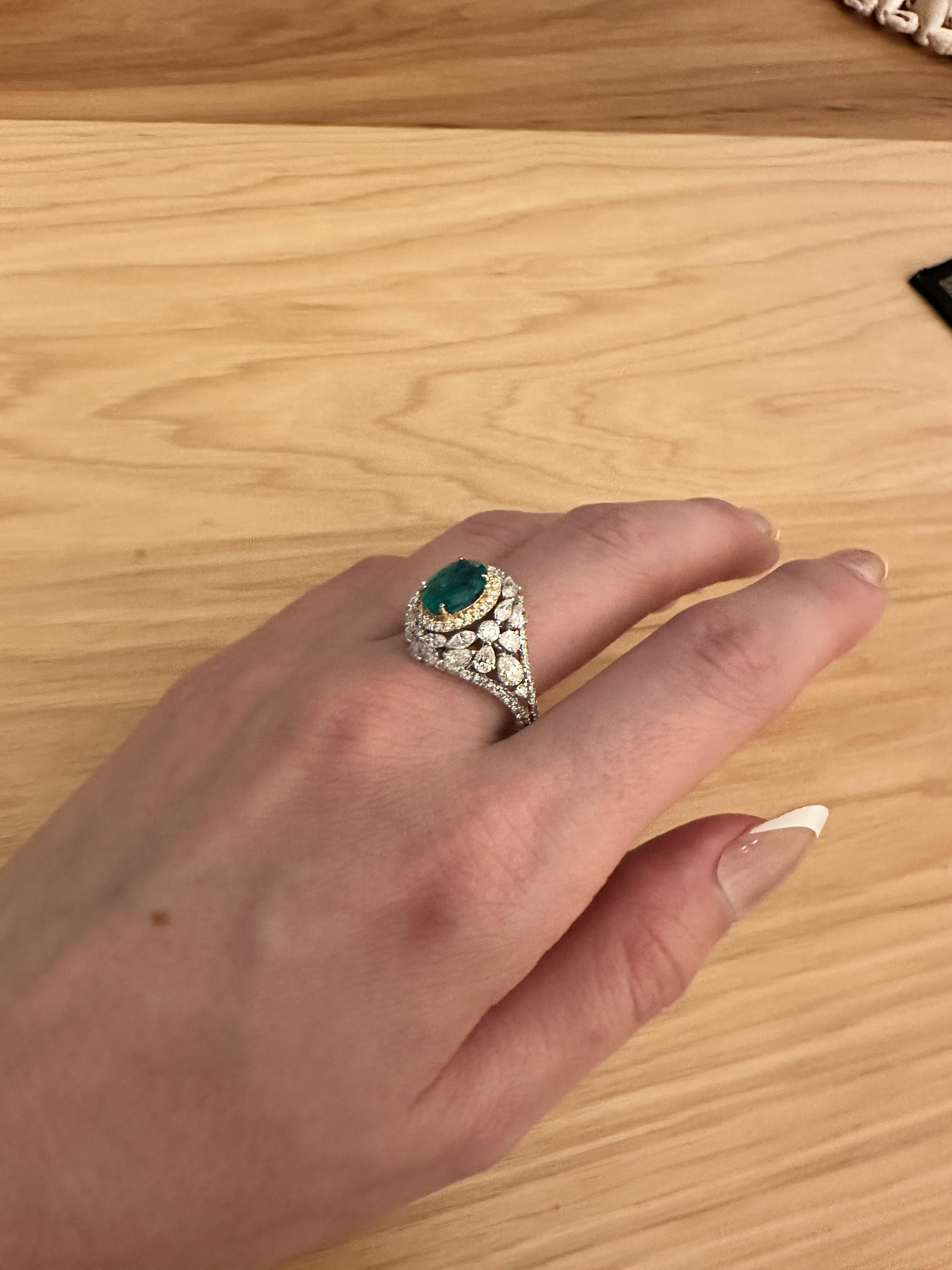 Art Deco Exceptional GIA Certified Emerald in a Bespoke Heirloom Setting For Sale