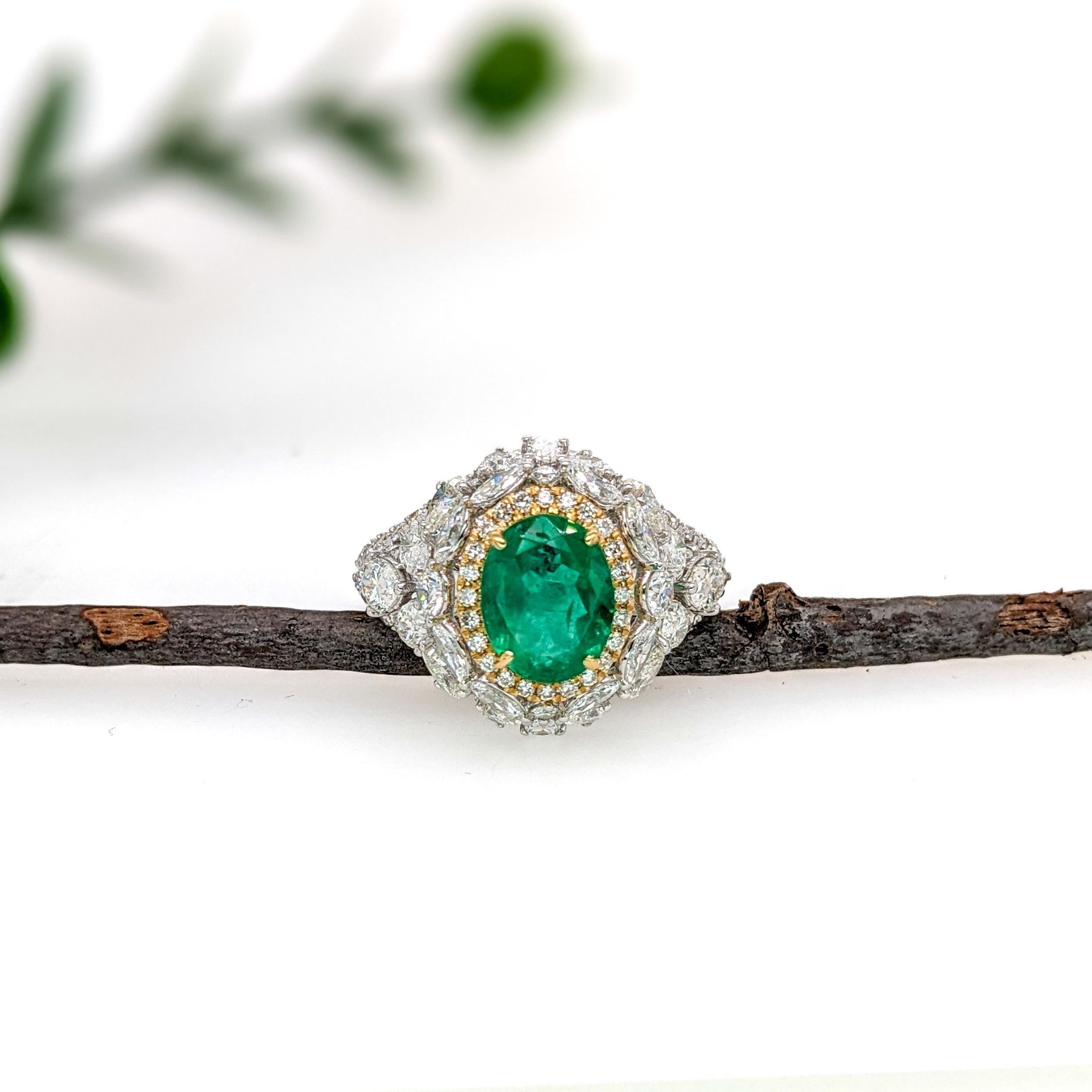 Oval Cut Exceptional GIA Certified Emerald in a Bespoke Heirloom Setting For Sale