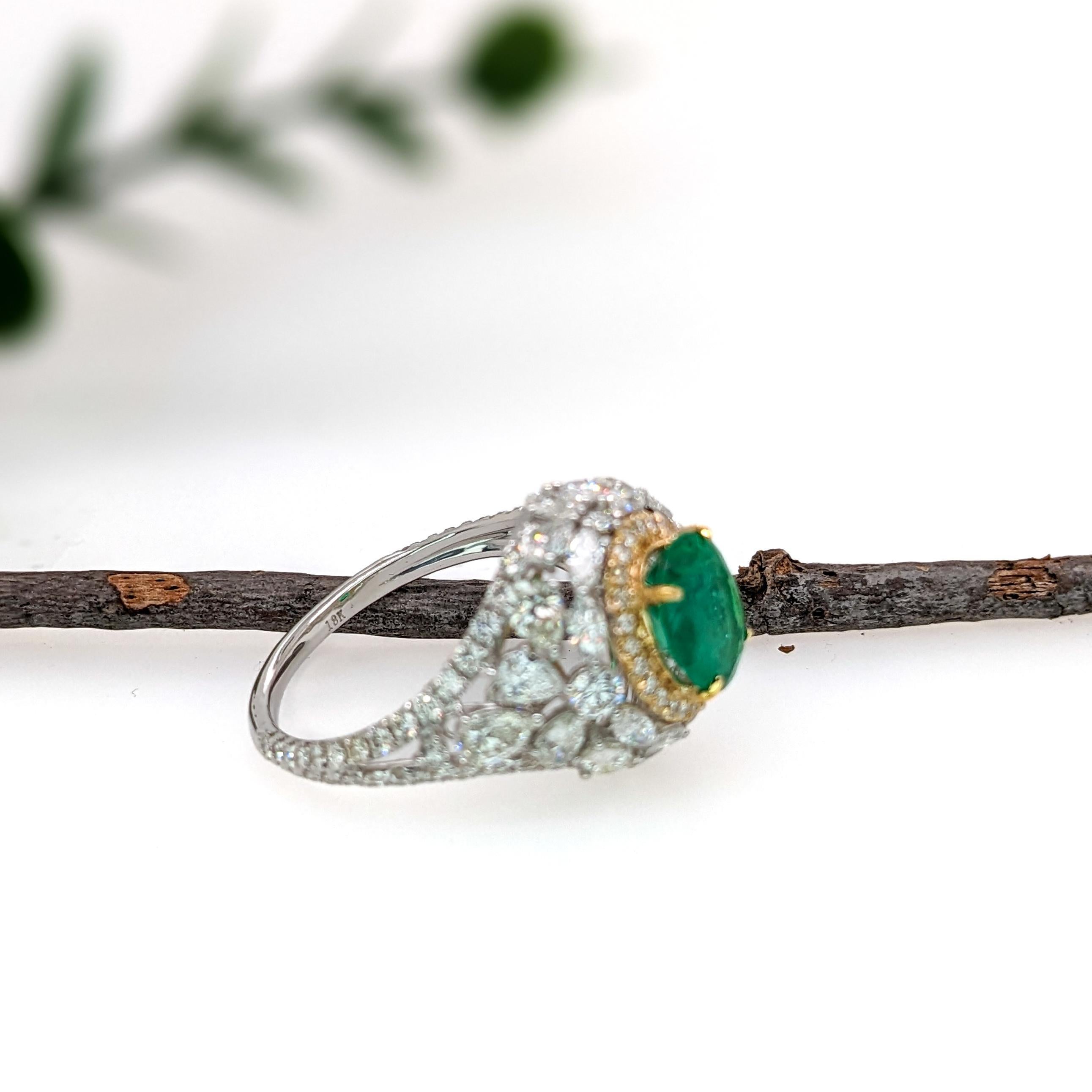 Women's Exceptional GIA Certified Emerald in a Bespoke Heirloom Setting For Sale