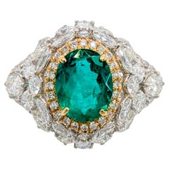Émeraude exceptionnelle certifiée GIA dans une monture Heirloom sur mesure