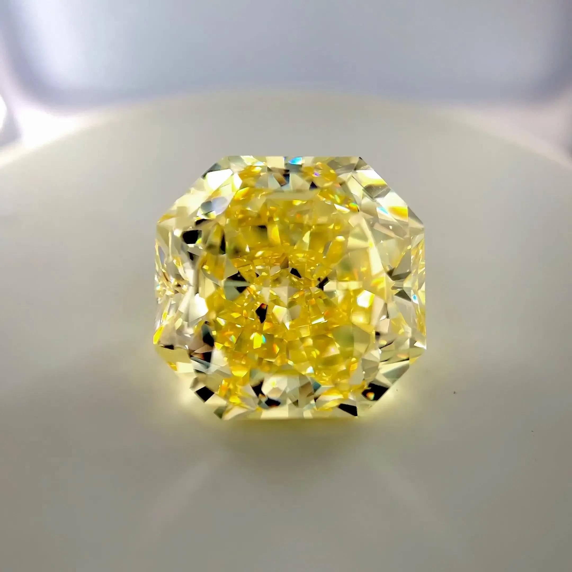 STUNNING GIA zertifizierter 15 Karat Ausgefallener intensiv gelber strahlender Diamantring VS2 (Moderne) im Angebot
