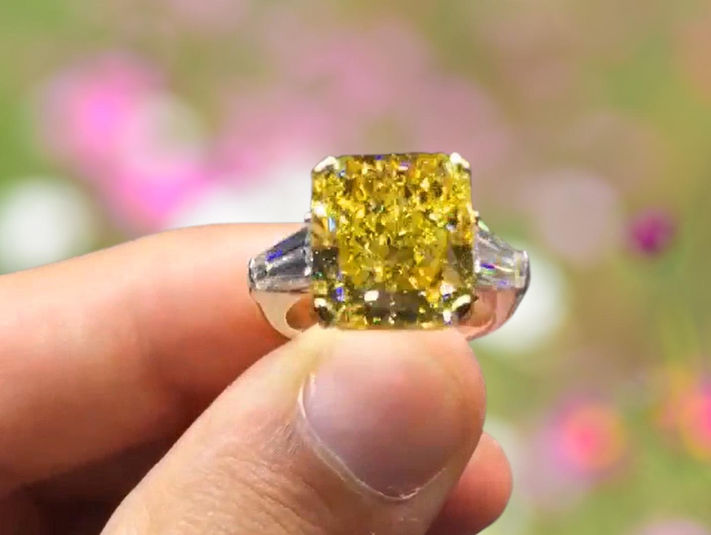 Contemporary GIA Certified 3 Carat Radiant Cut Fancy Intense Yellow Diamond Ring For Sale