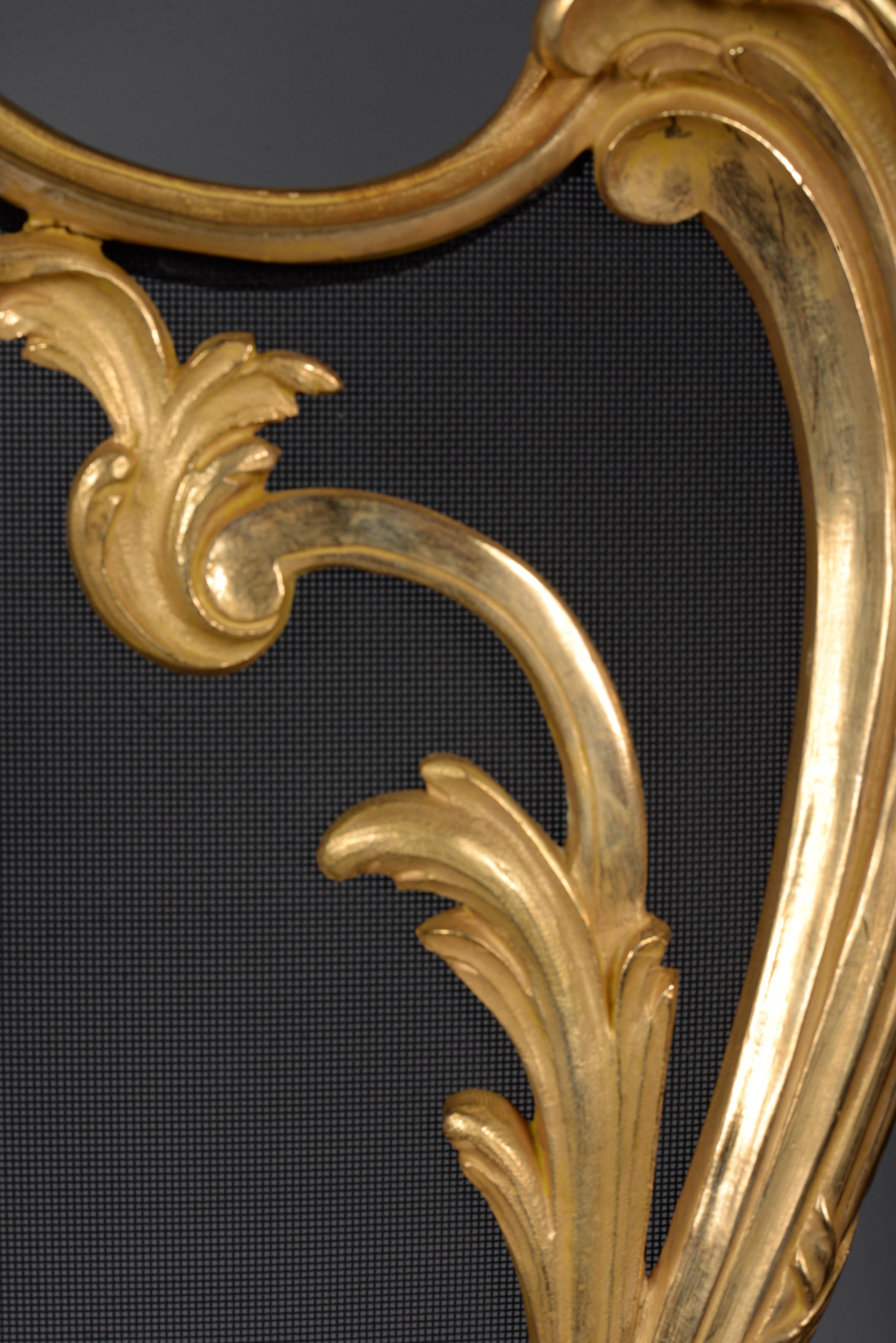 Exceptionnel pare-tincelles en bronze dor, poque 1880 Excellent état - En vente à SAINT-OUEN-SUR-SEINE, FR