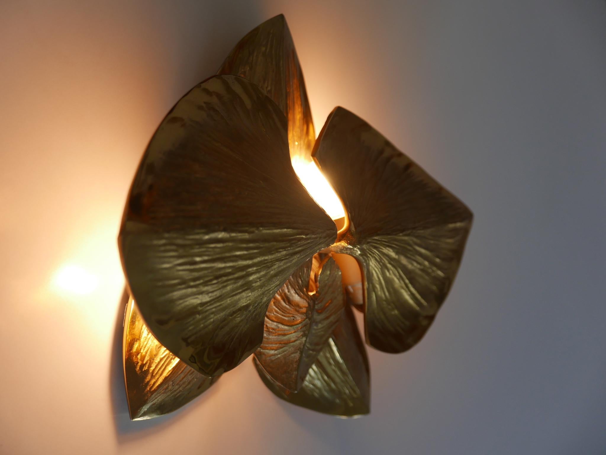 Exceptional Gilt Bronze Sconce Orchid by Chrystiane Charles for Charles Paris In Good Condition For Sale In Munich, DE