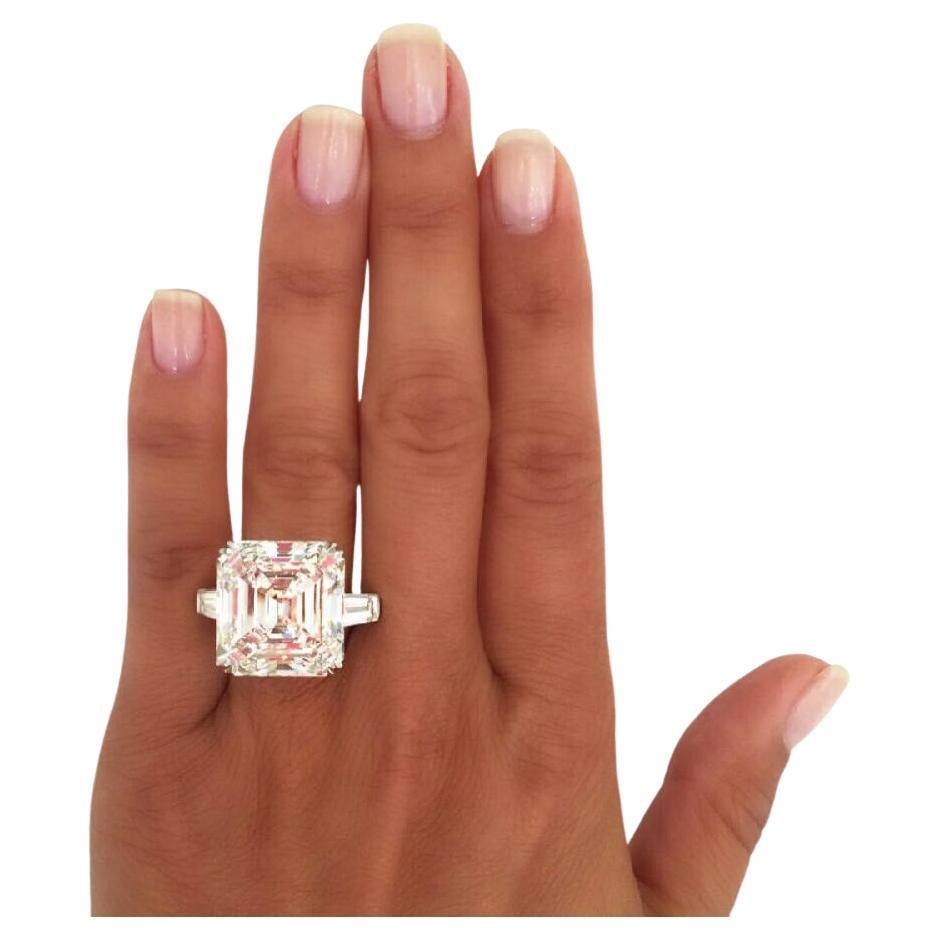 .Antinori di Sanpietro ROMA 28 Carat D Color Flawless Clarity GIA Square emerald diamond ring
Accompanied by a supplemental letter stating that the diamond has been determined to be a Type IIa diamond. Type IIa diamonds are the most chemically pure