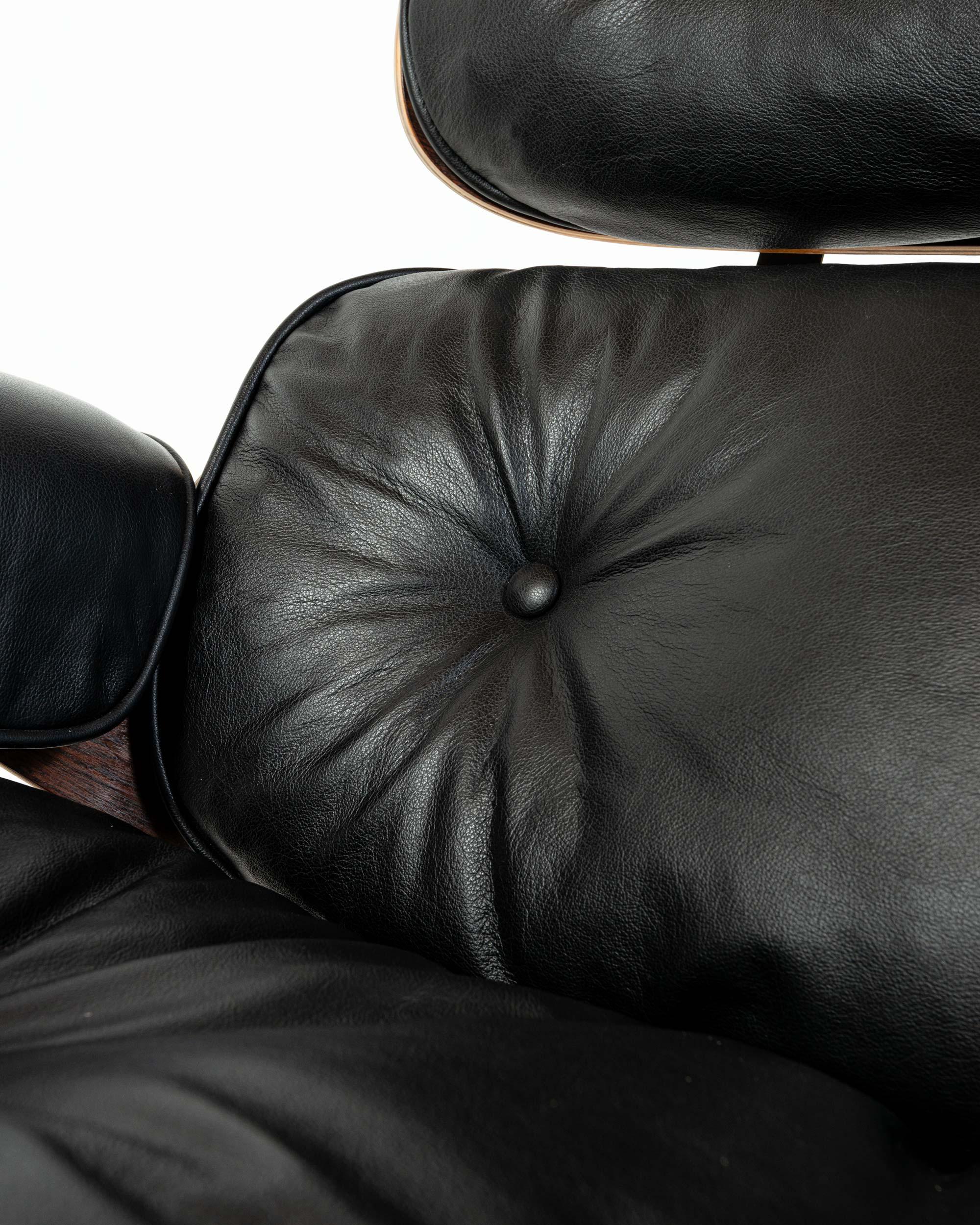 Silla Eames Lounge y Otomana de Primera Generación 1956-1959 Excepcional Grano Restaurado en venta 3