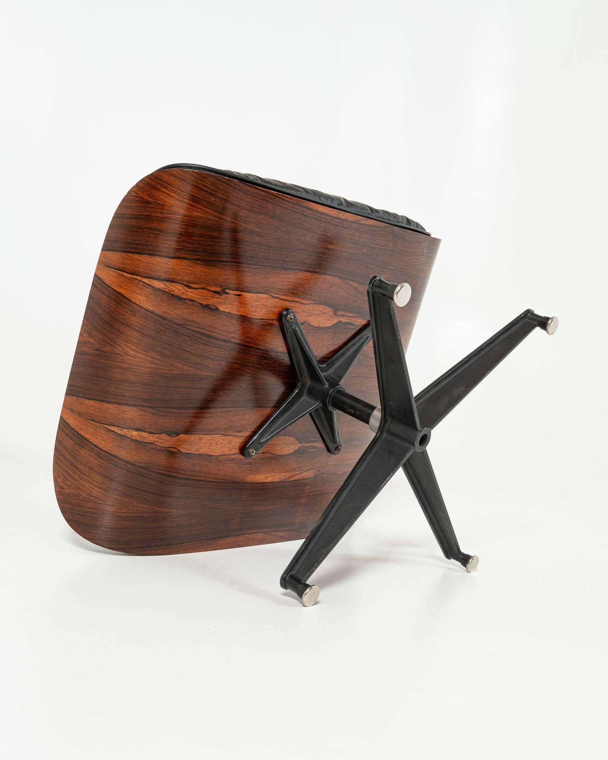 Silla Eames Lounge y Otomana de Primera Generación 1956-1959 Excepcional Grano Restaurado en venta 7