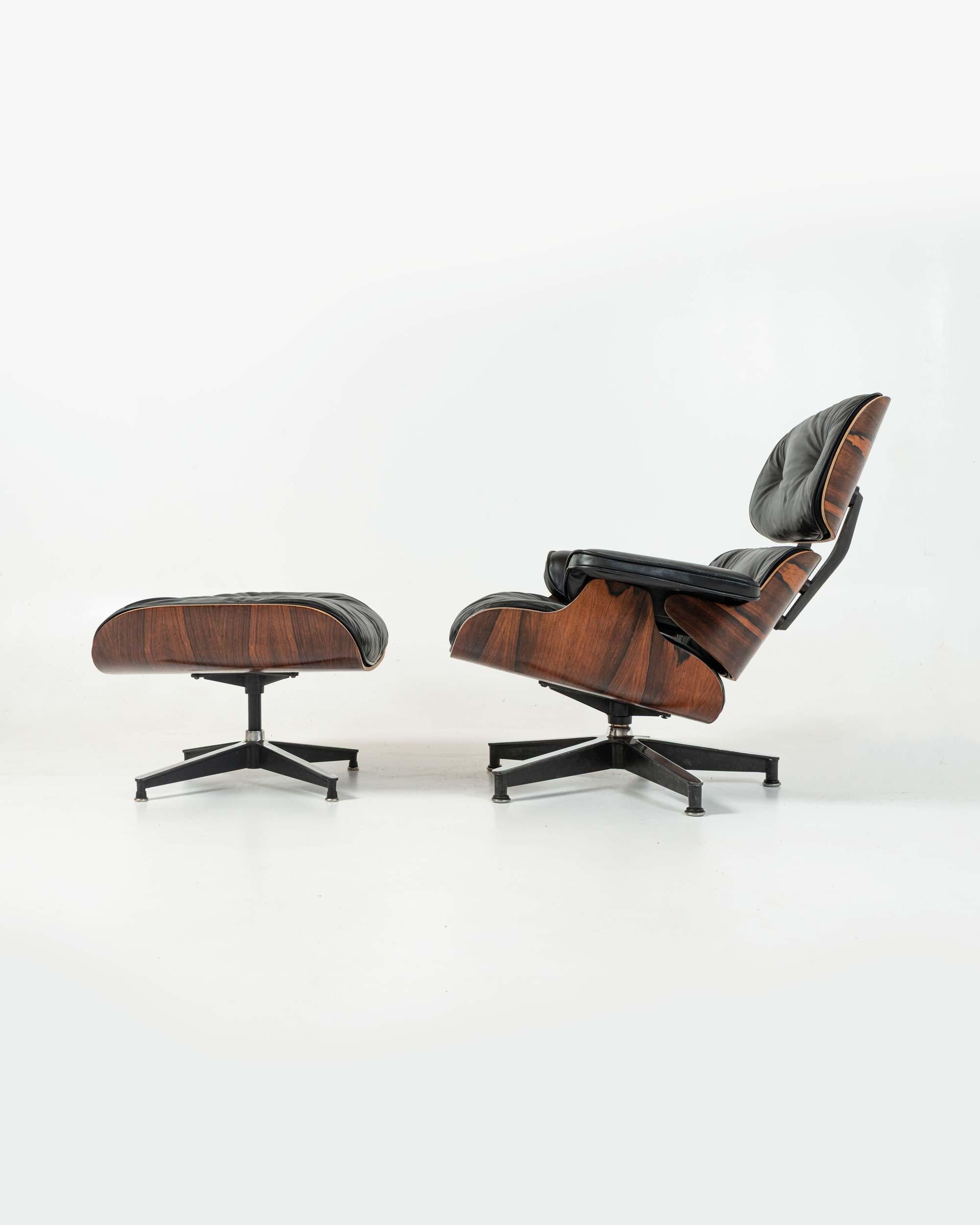 Silla Eames Lounge y Otomana de Primera Generación 1956-1959 Excepcional Grano Restaurado Moderno de mediados de siglo en venta