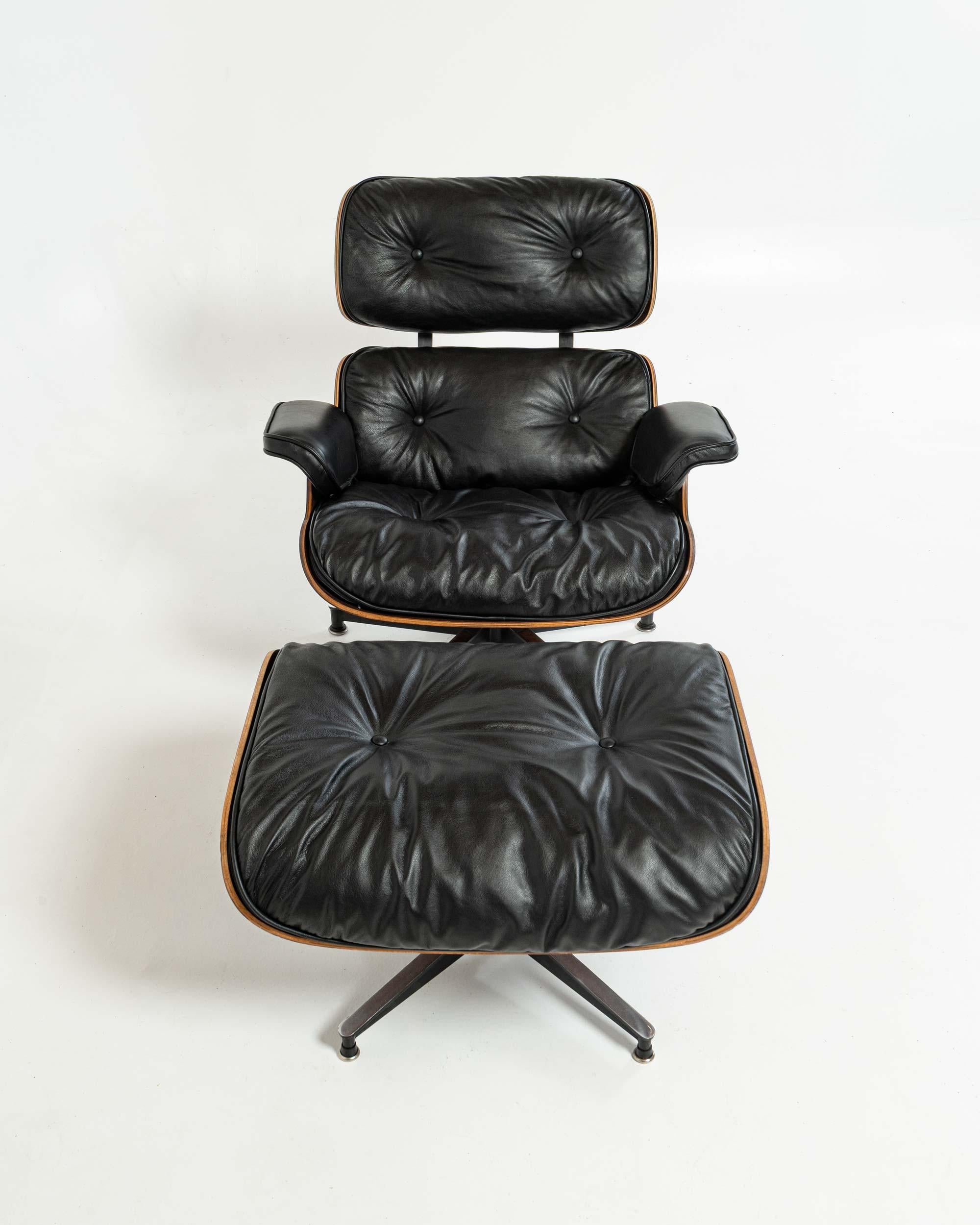 Silla Eames Lounge y Otomana de Primera Generación 1956-1959 Excepcional Grano Restaurado Norteamericano en venta
