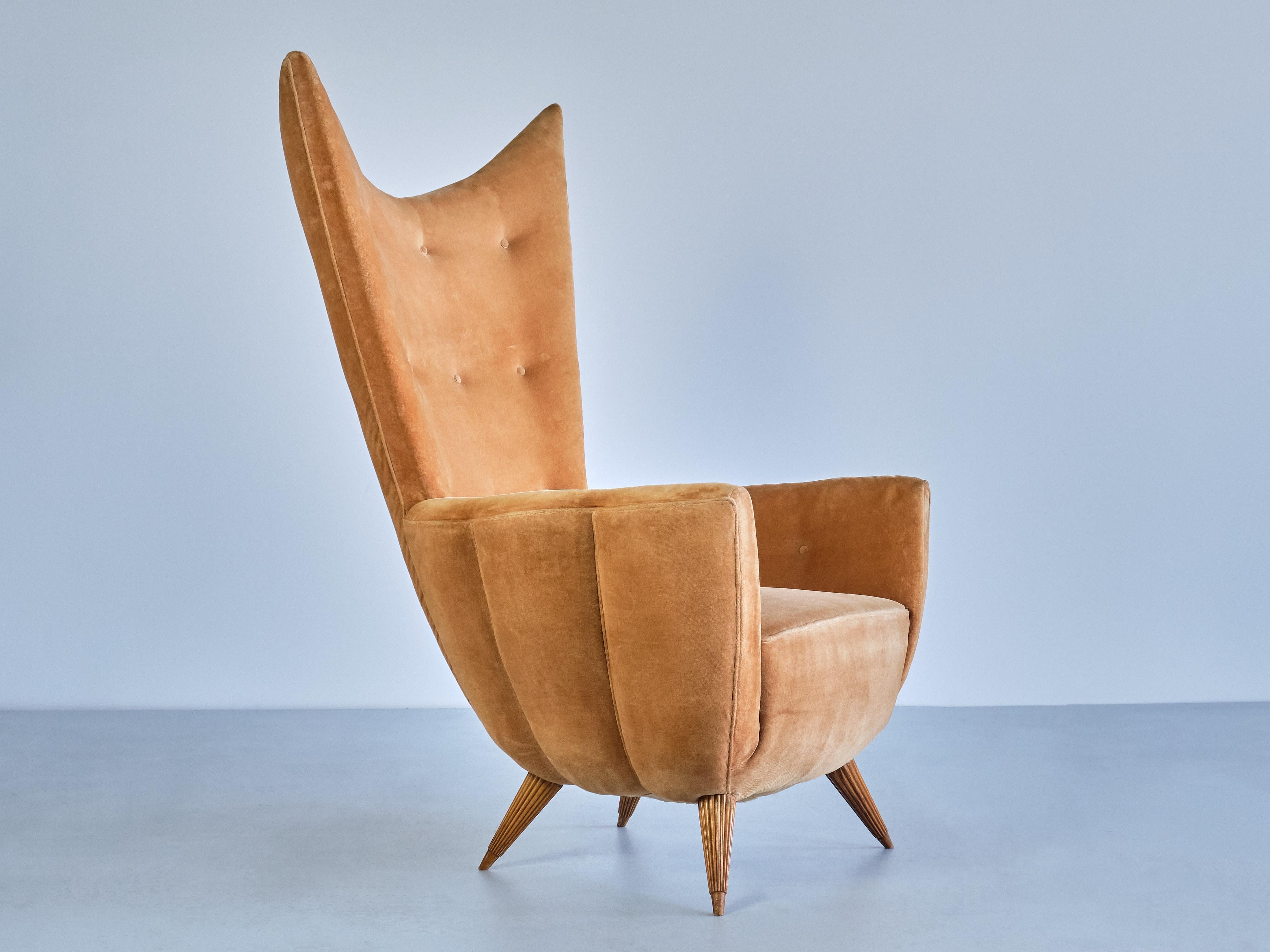 Exceptional Guglielmo Ulrich Armchair in Velvet and Fluted Walnut, Italy, 1940s For Sale 5