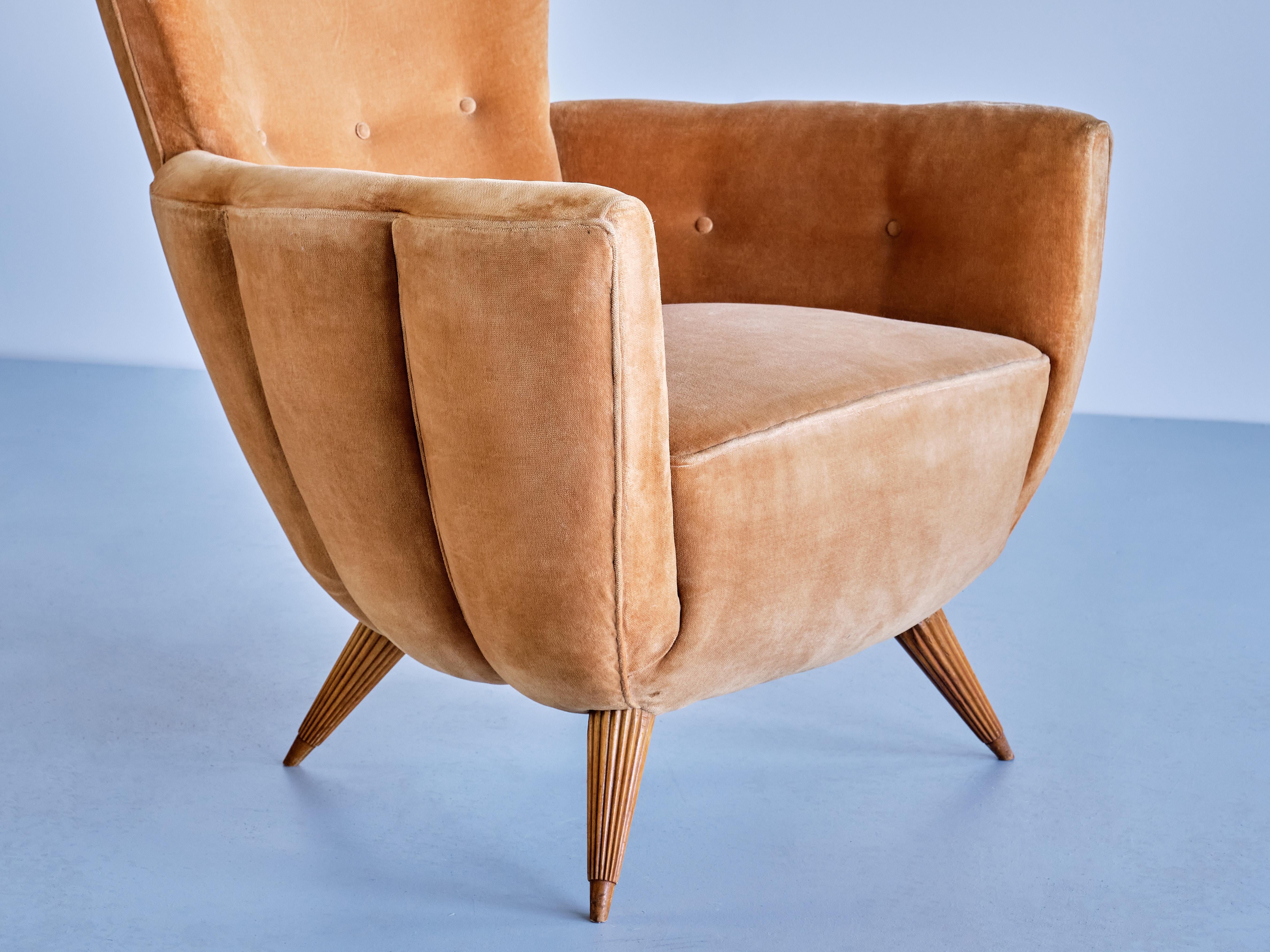 Exceptional Guglielmo Ulrich Armchair in Velvet and Fluted Walnut, Italy, 1940s For Sale 8