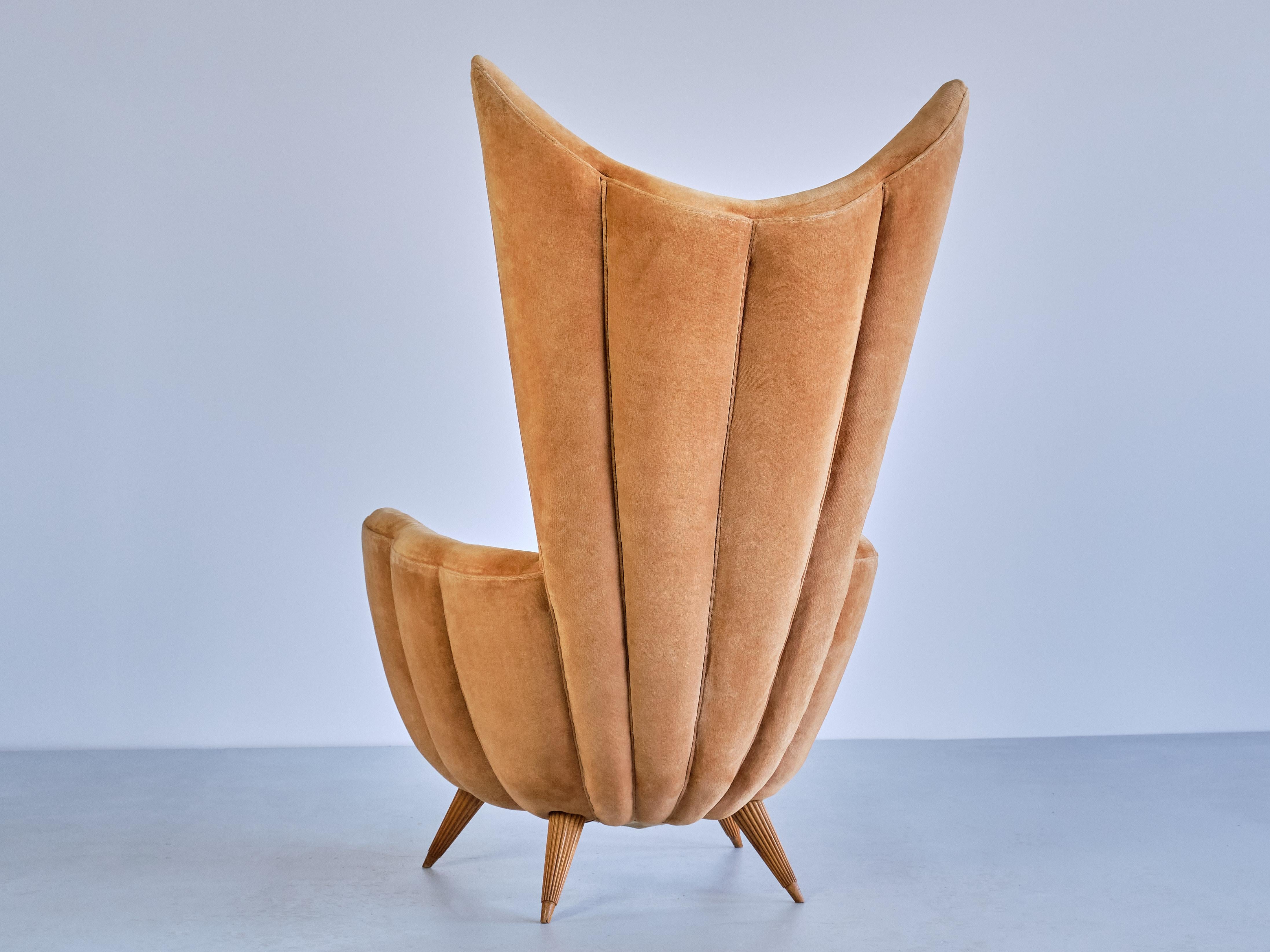Exceptional Guglielmo Ulrich Armchair in Velvet and Fluted Walnut, Italy, 1940s For Sale 9