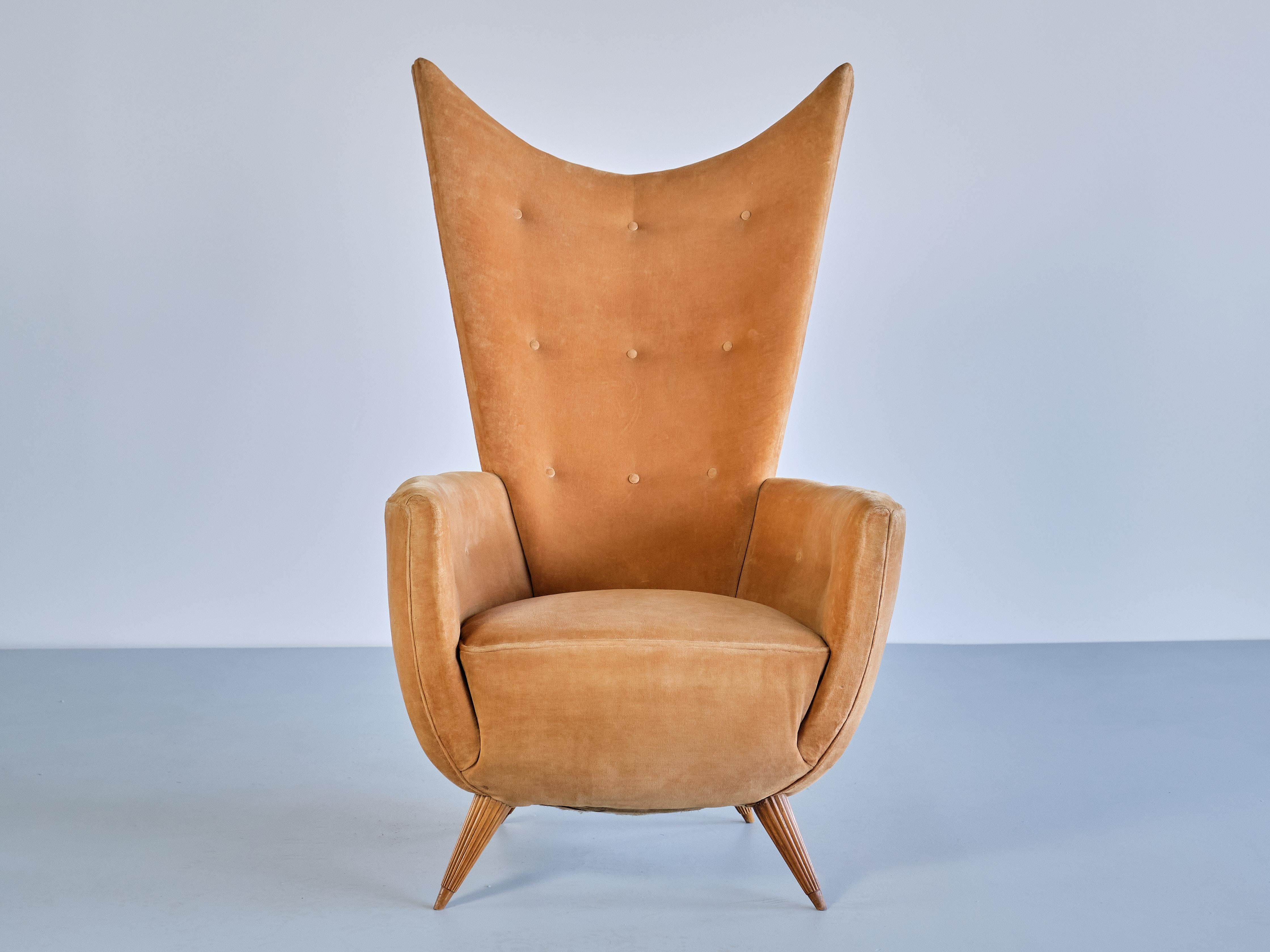 Modern Exceptional Guglielmo Ulrich Armchair in Velvet and Fluted Walnut, Italy, 1940s For Sale