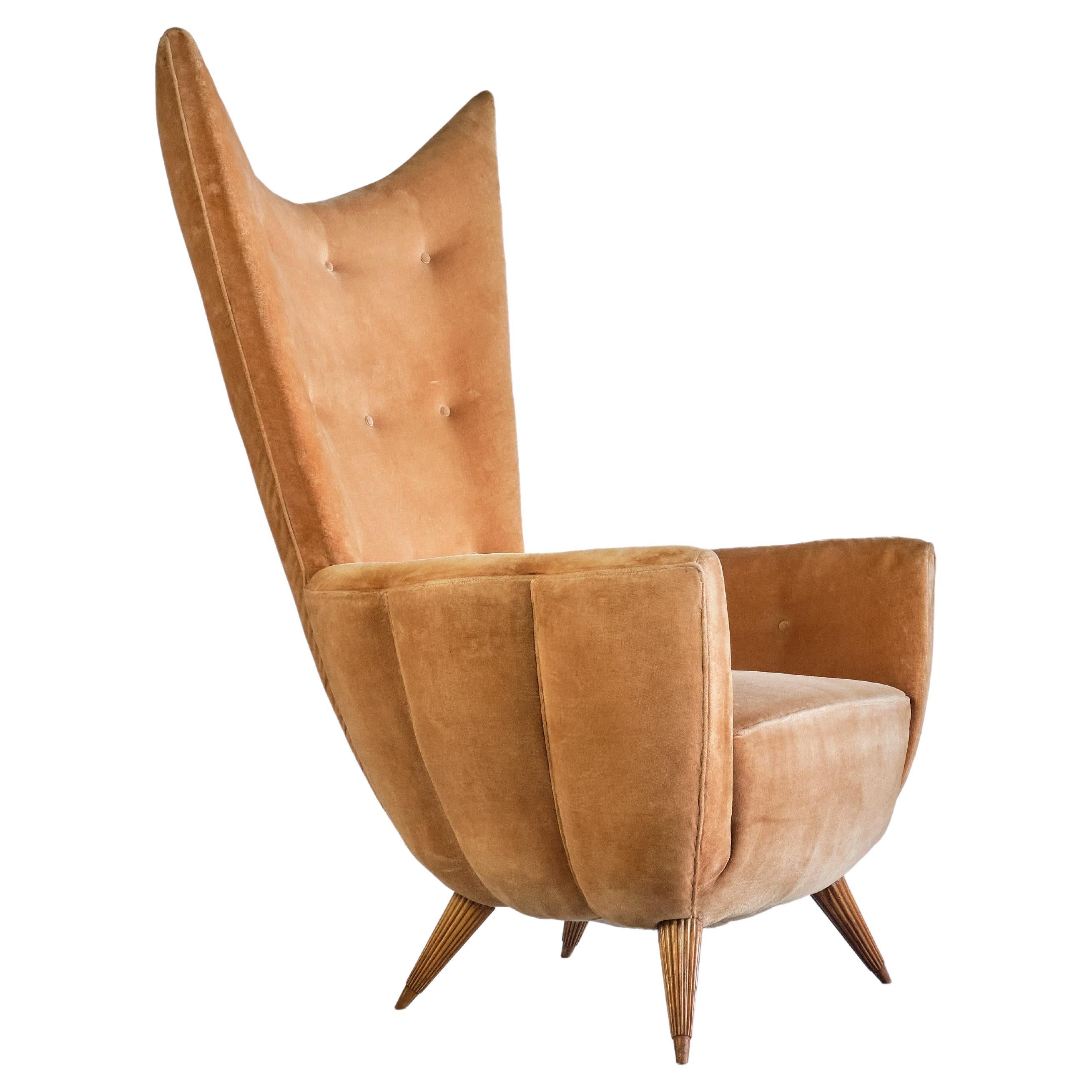 Exceptional Guglielmo Ulrich Armchair in Velvet and Fluted Walnut, Italy, 1940s For Sale
