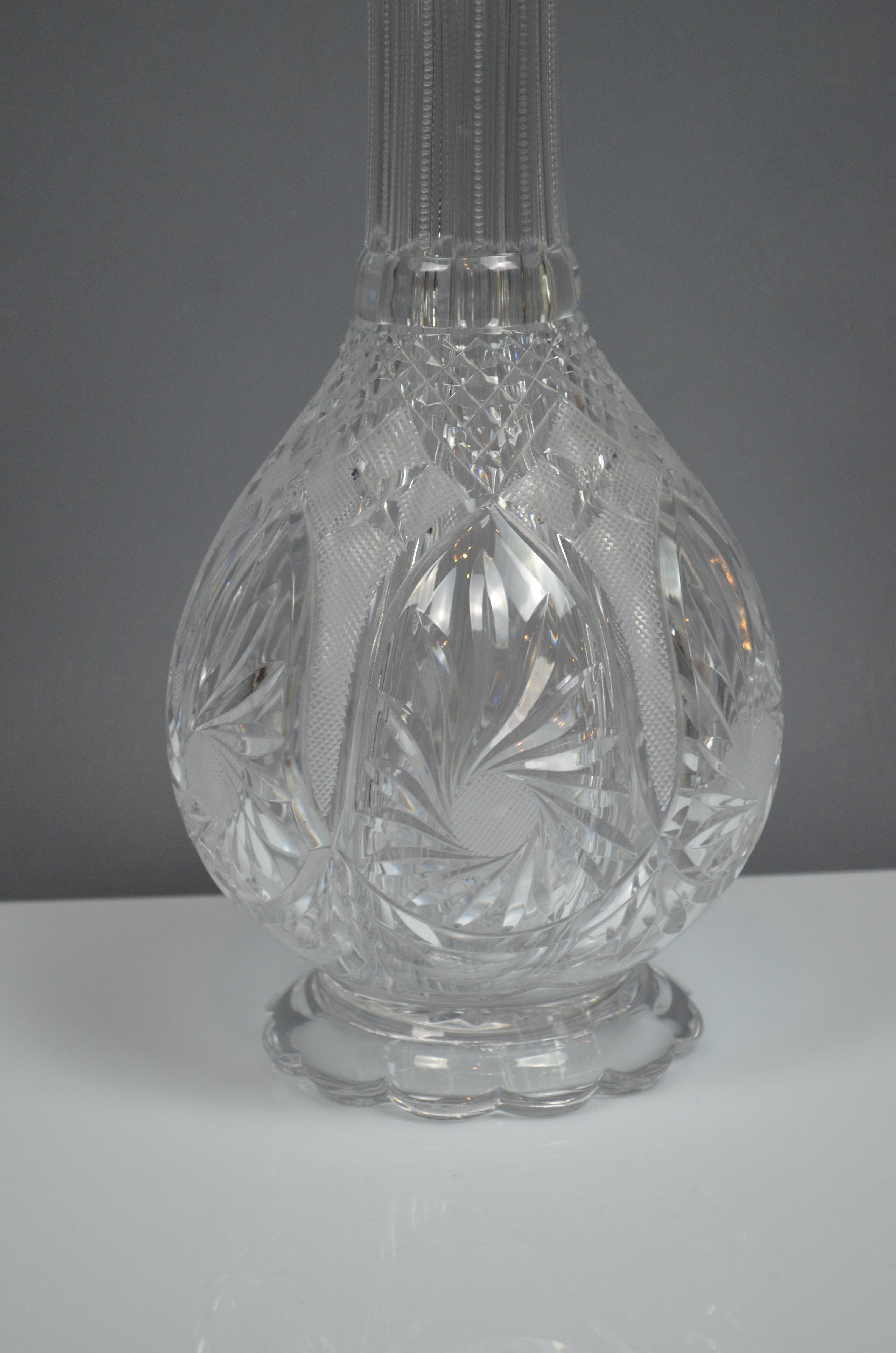 Exceptional Hand-Cut Crystal Decanter with Six Compartments, Portugal

This hand-cut crystal decanter is a rare and spectacular piece, showcasing the exceptional craftsmanship of Portuguese glassmakers. A true masterpiece of crystal artistry, it
