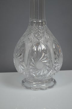 Außergewöhnlicher handgeschliffener Kristall-Dekanter mit sechs Fächern