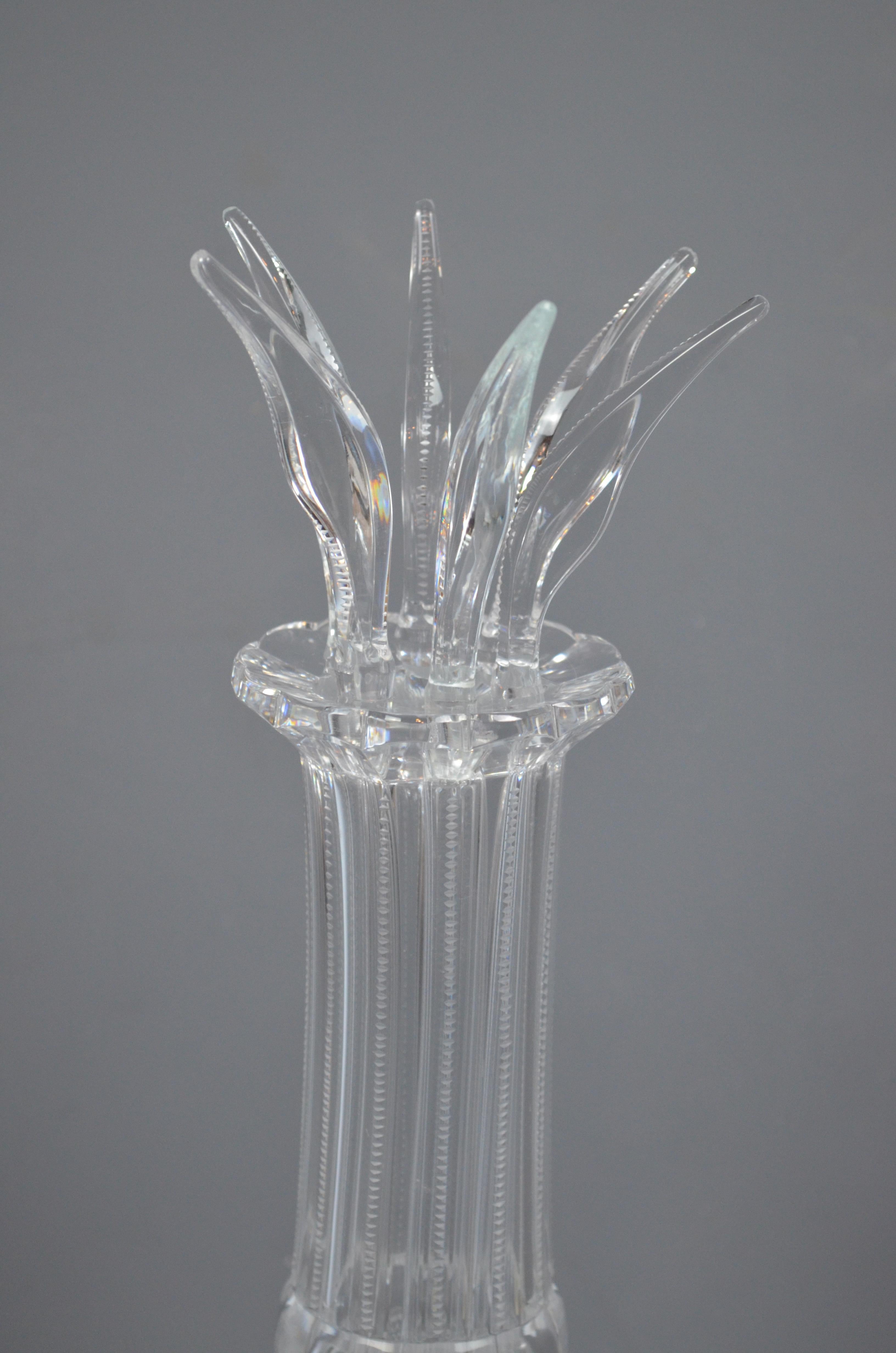 Cristal Exceptionnelle carafe en cristal taillé à la main avec six compartiments en vente