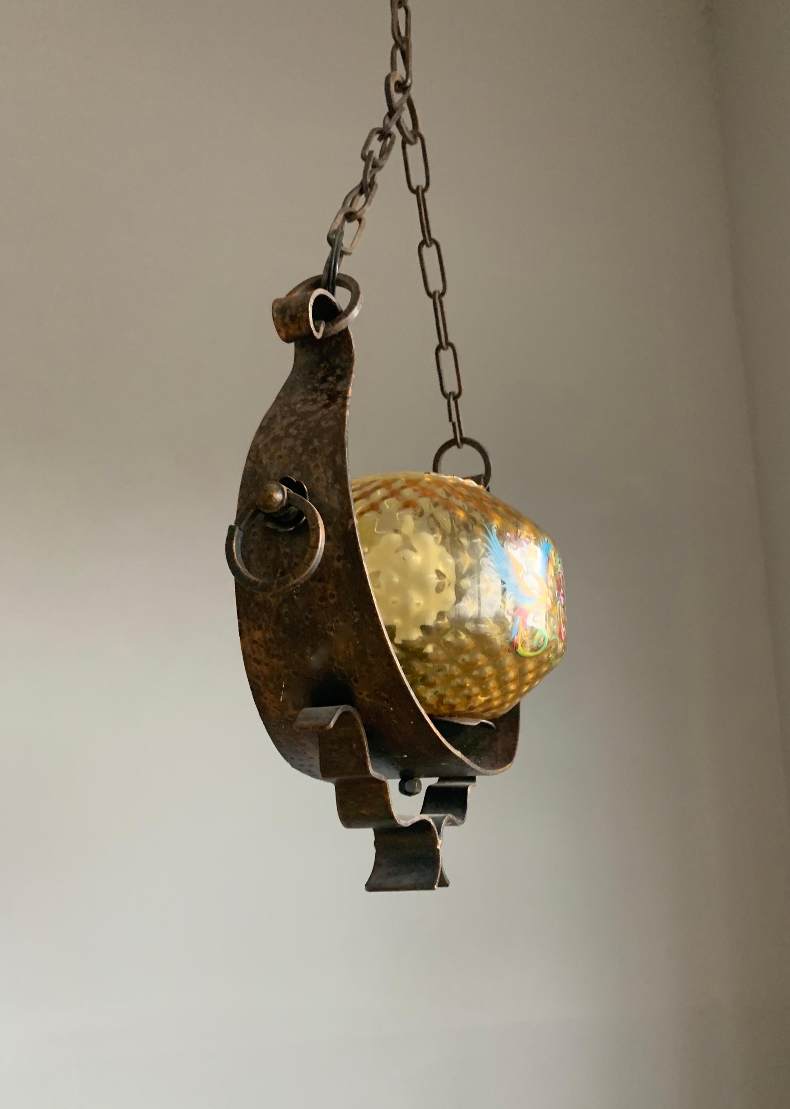 Exceptionnelle lampe à suspension italienne peinte à la main avec motifs mythologiques vers 1900 en vente 9
