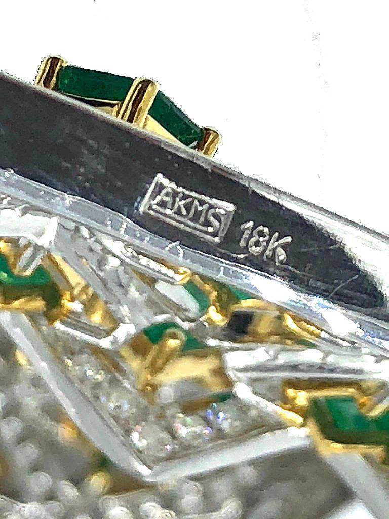 Exceptionnel bracelet manchette large en platine, diamants et émeraudes, fabriqué à la main en vente 2