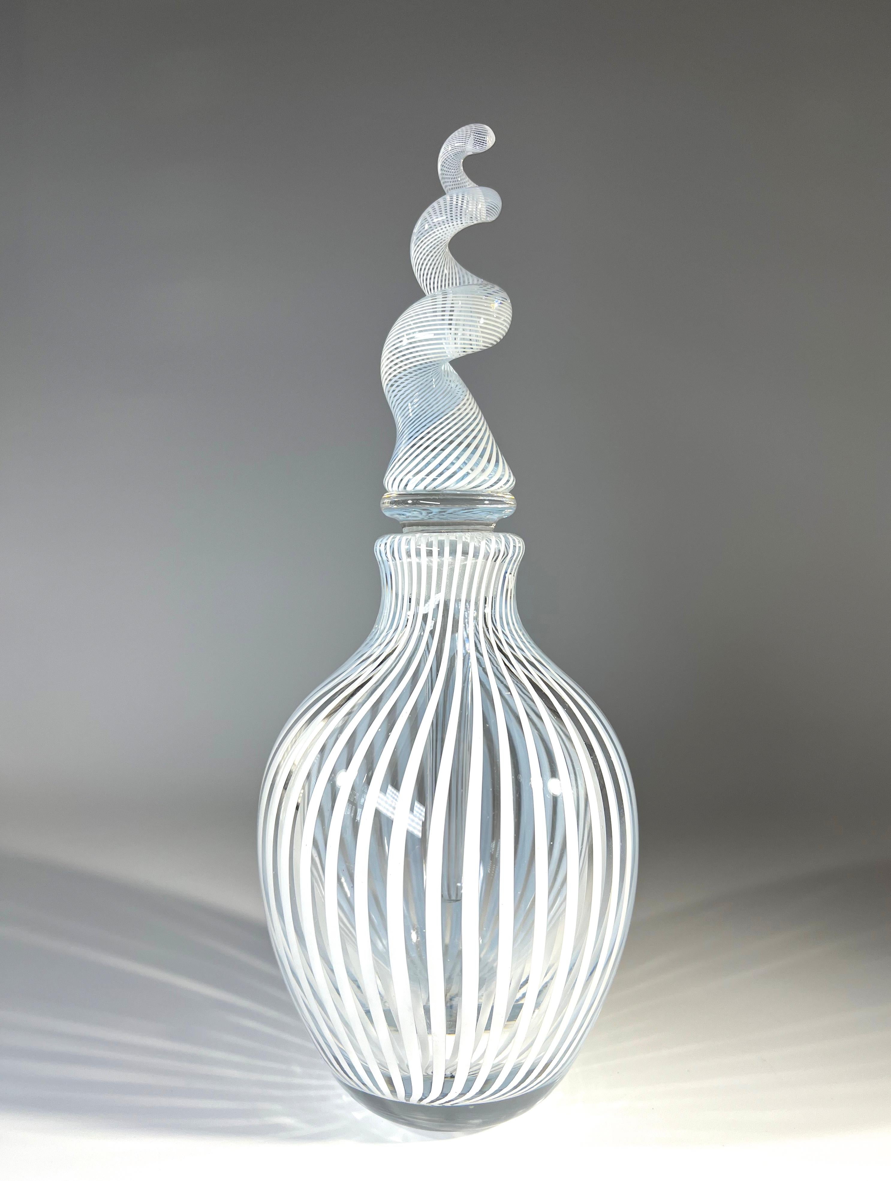 Exceptionnelle bouteille de parfum Harlequin Crystal de Mike Hunter Twists Studio, Écosse Excellent état - En vente à Rothley, Leicestershire
