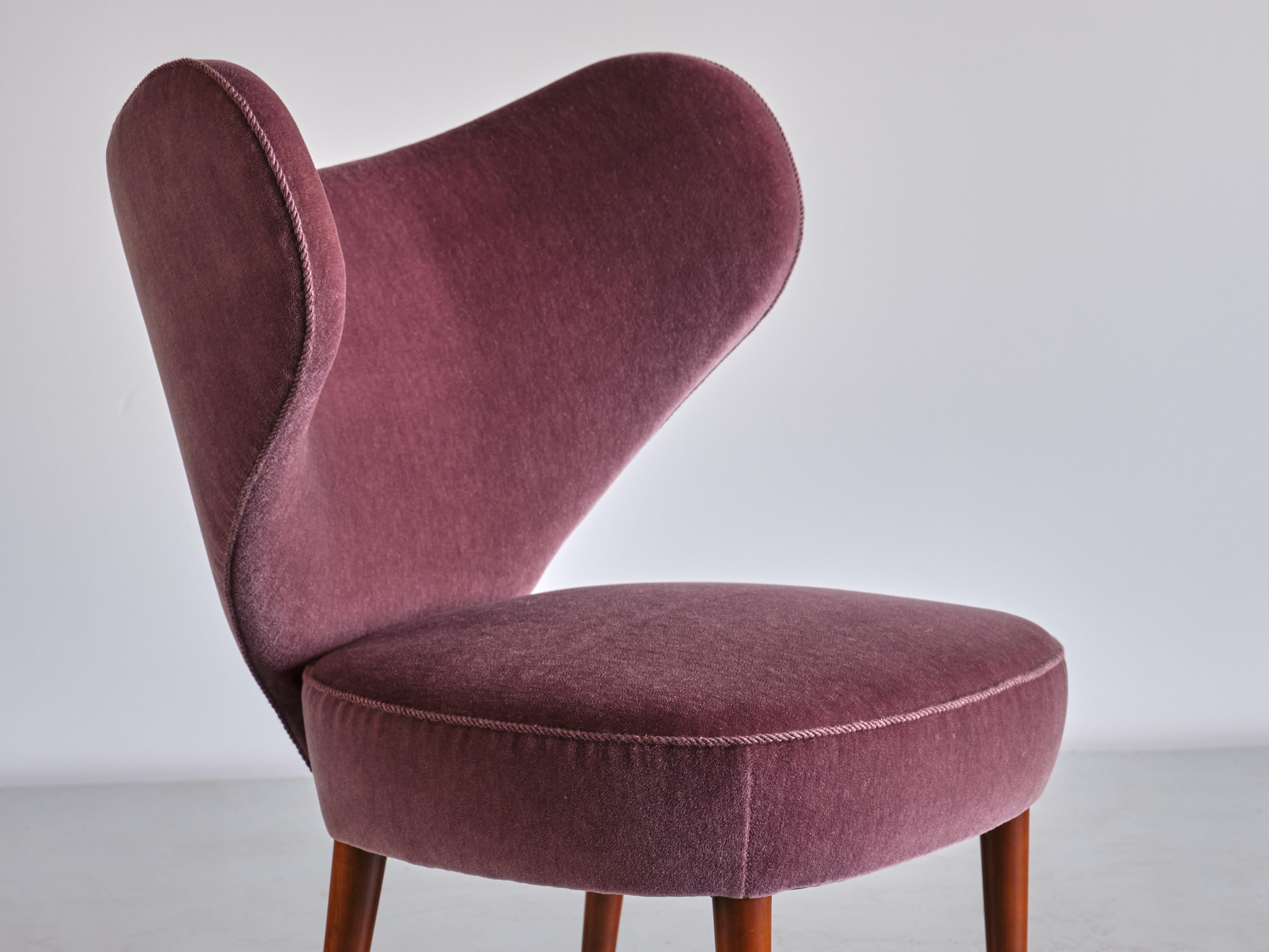 Exceptional 'Heart' Chair in Purple Mohair, Brøndbyøster Møbel, Denmark, 1953 In Good Condition For Sale In The Hague, NL