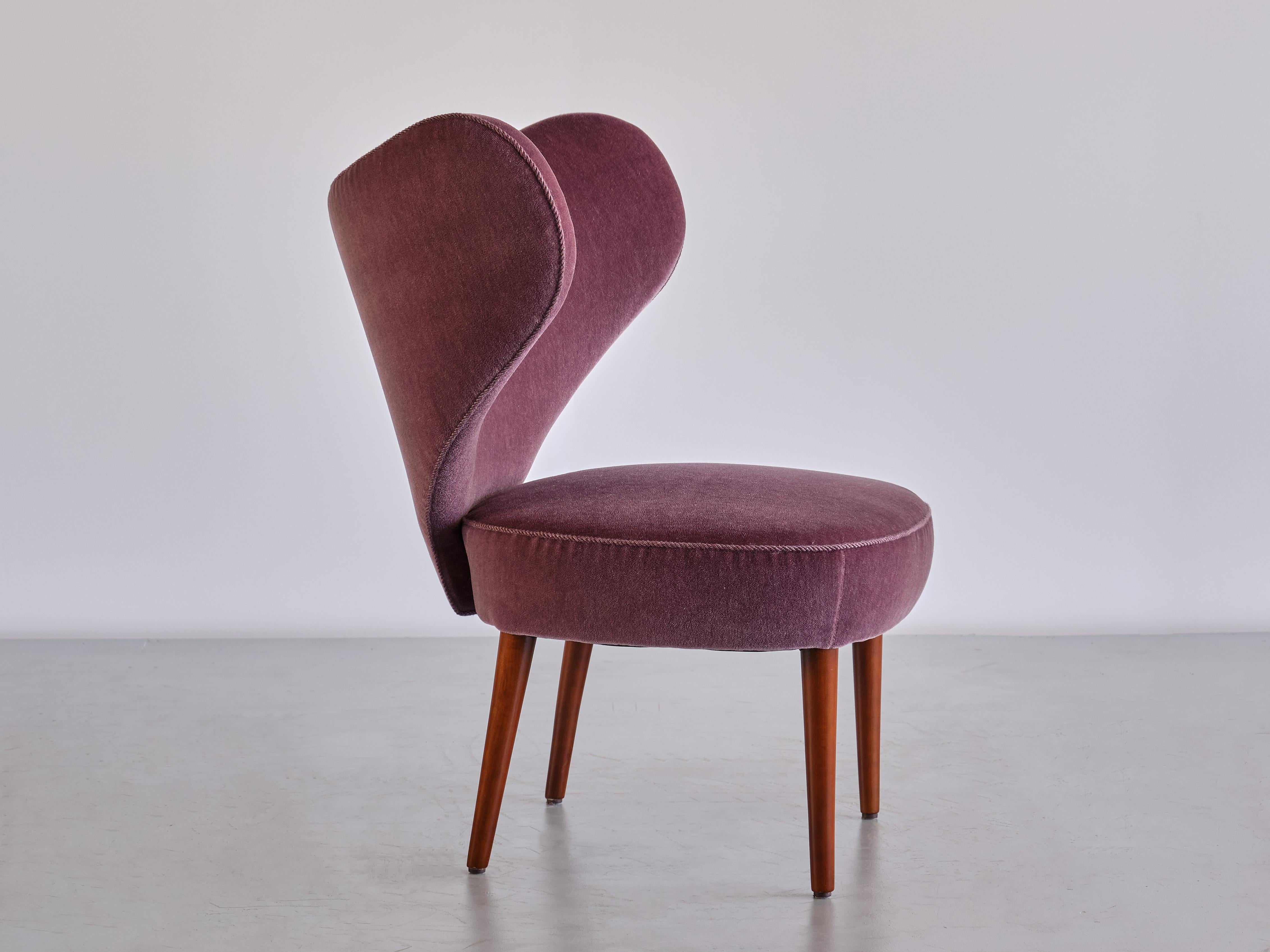 Exceptional 'Heart' Chair in Purple Mohair, Brøndbyøster Møbel, Denmark, 1953 For Sale 1