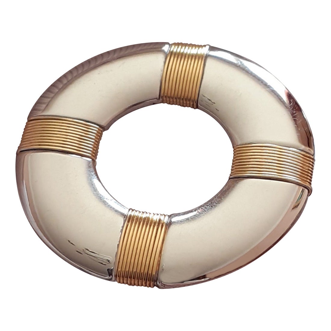 Rare and Gorgeous Authentic Hermès Pendant

Perfect gift for lovers of the sea and boat trips

It can also be worn as a brooch using a safety pin (not included)

Called 